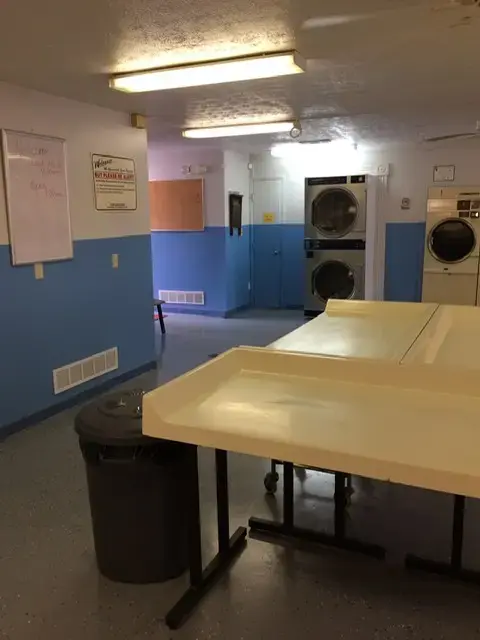 Speed Queen Coin Laundry thumbnail 4
