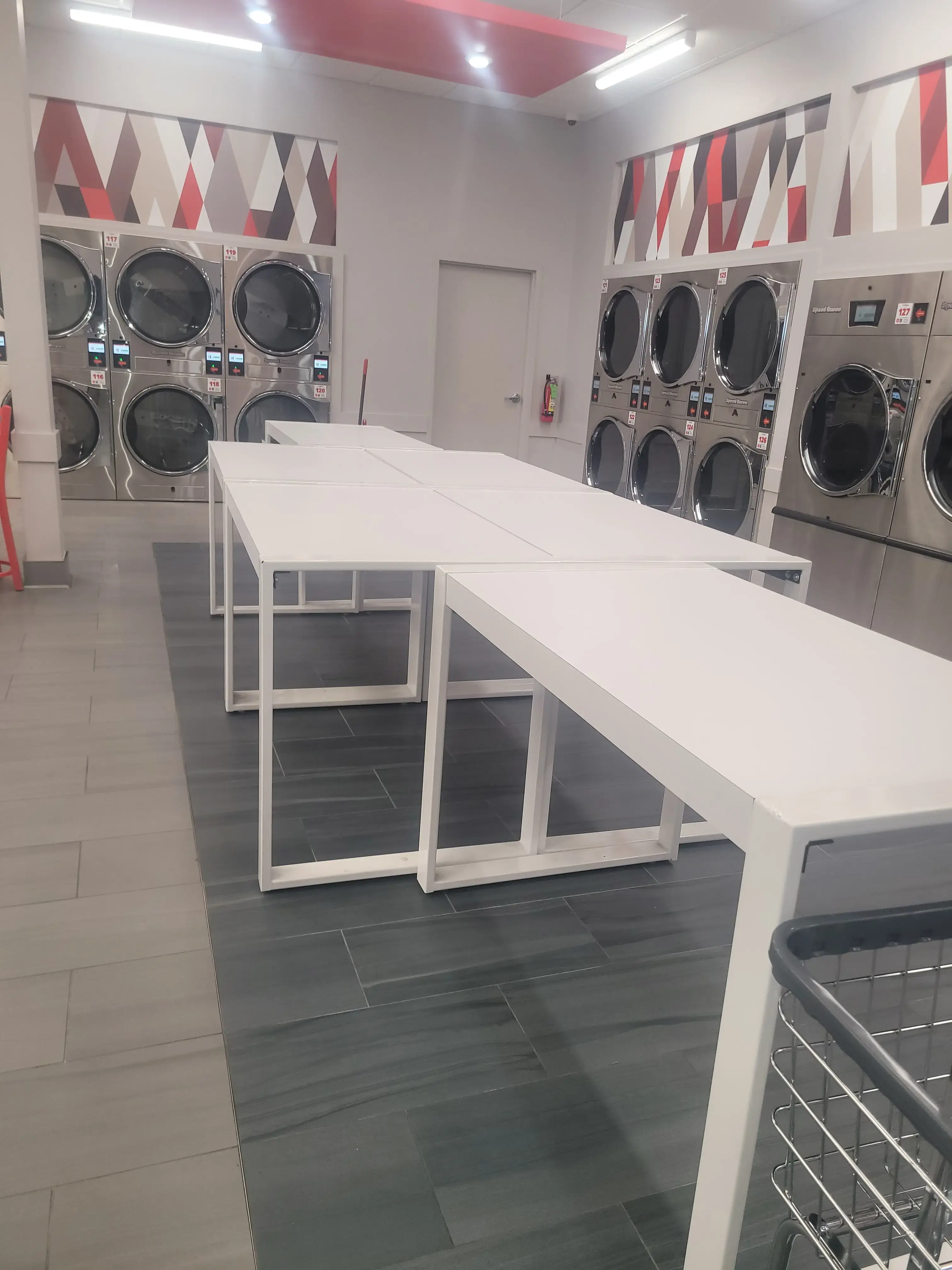 Speed Queen Laundry - Image 6