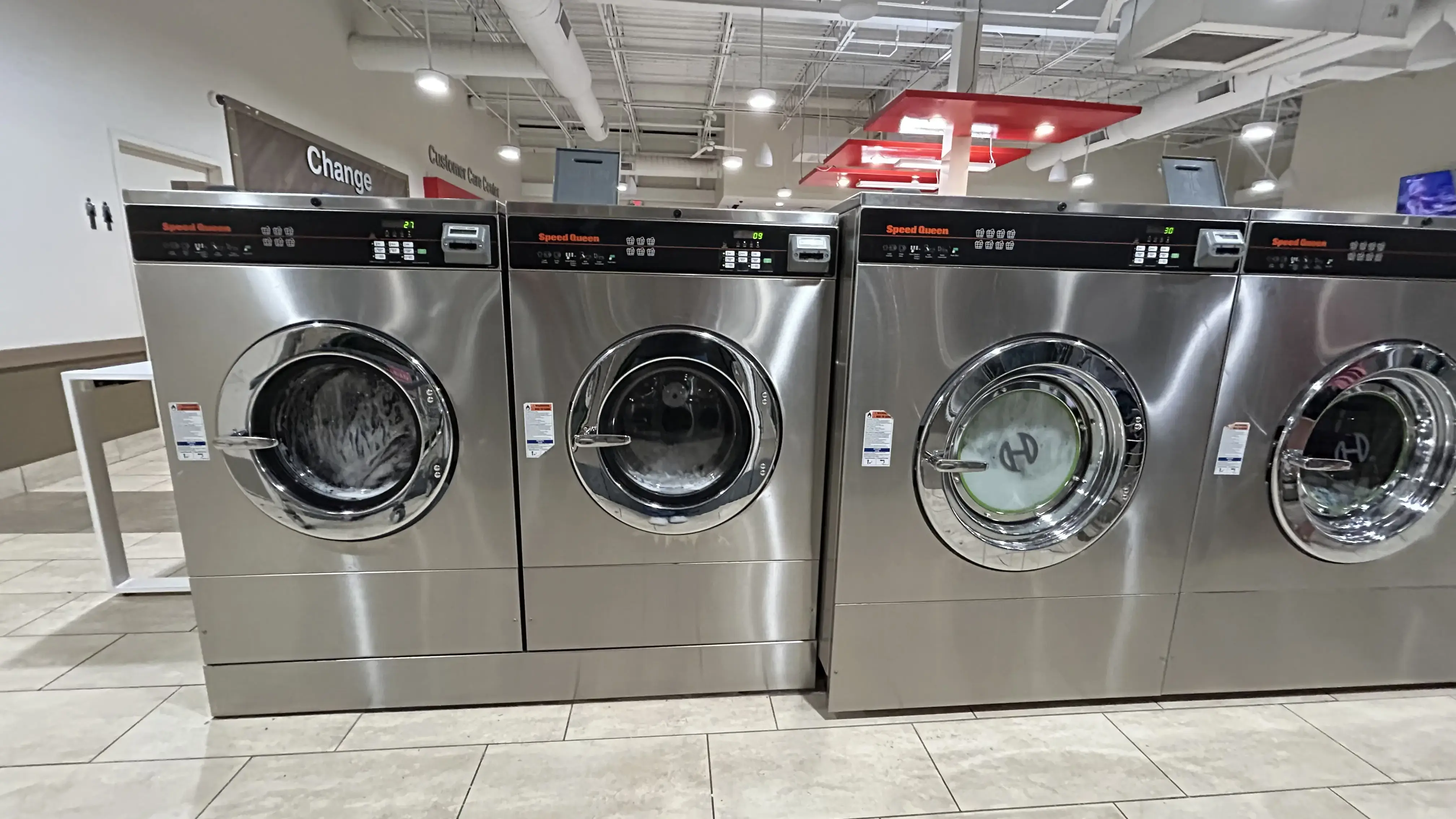 Speed Queen Laundry - Image 4