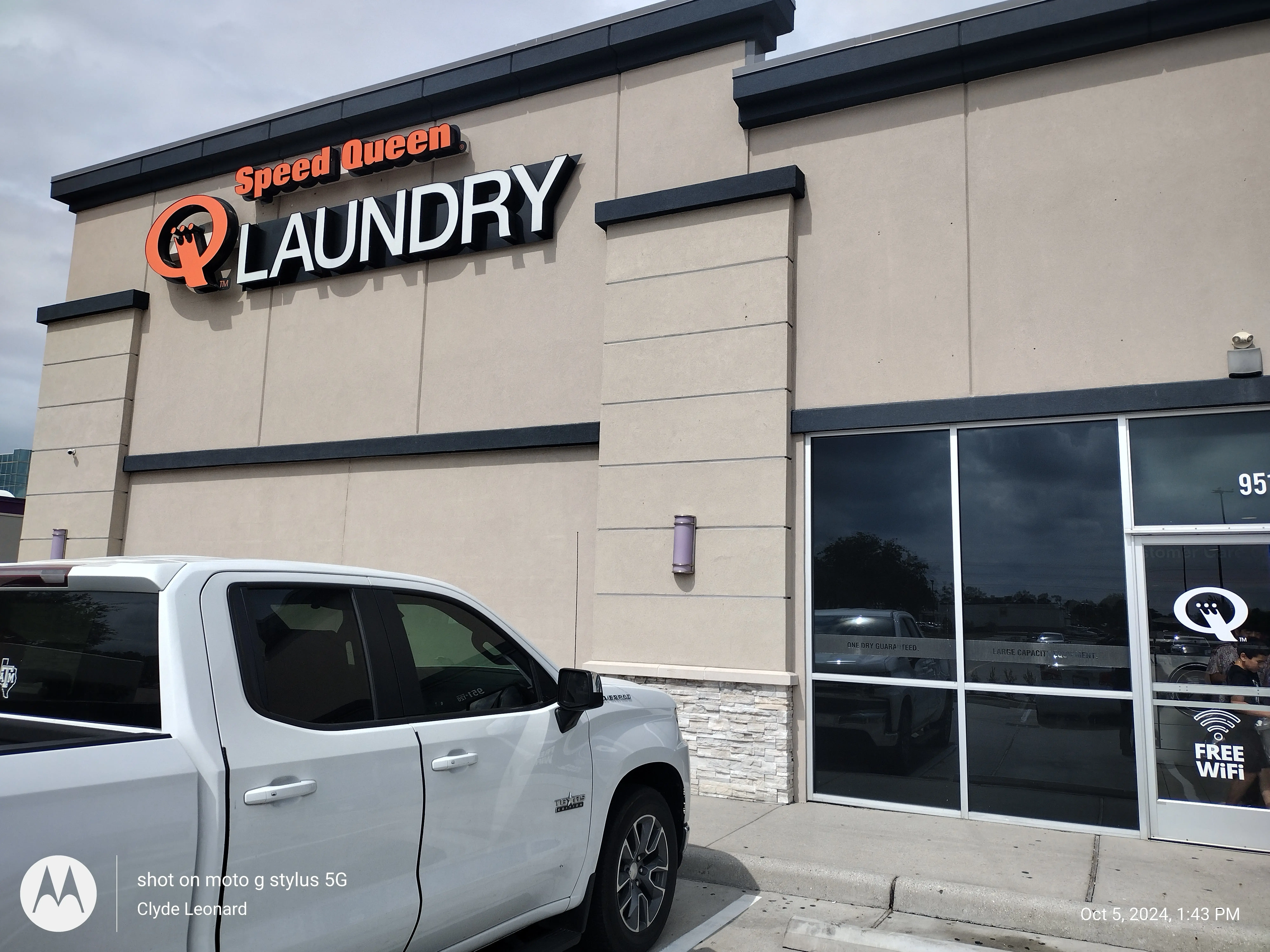 Speed Queen Laundry - Image 10