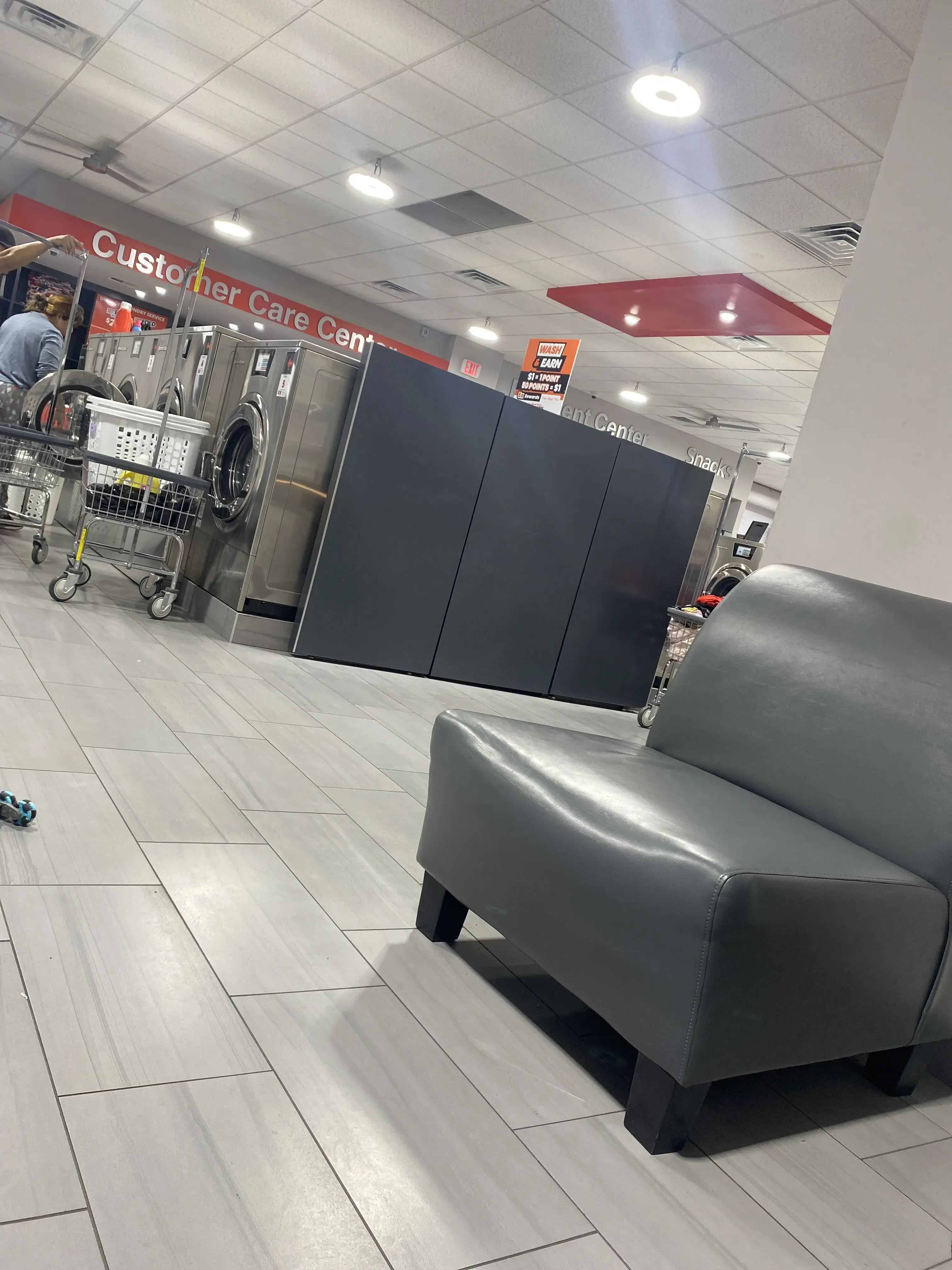 Speed Queen Laundry - Image 18