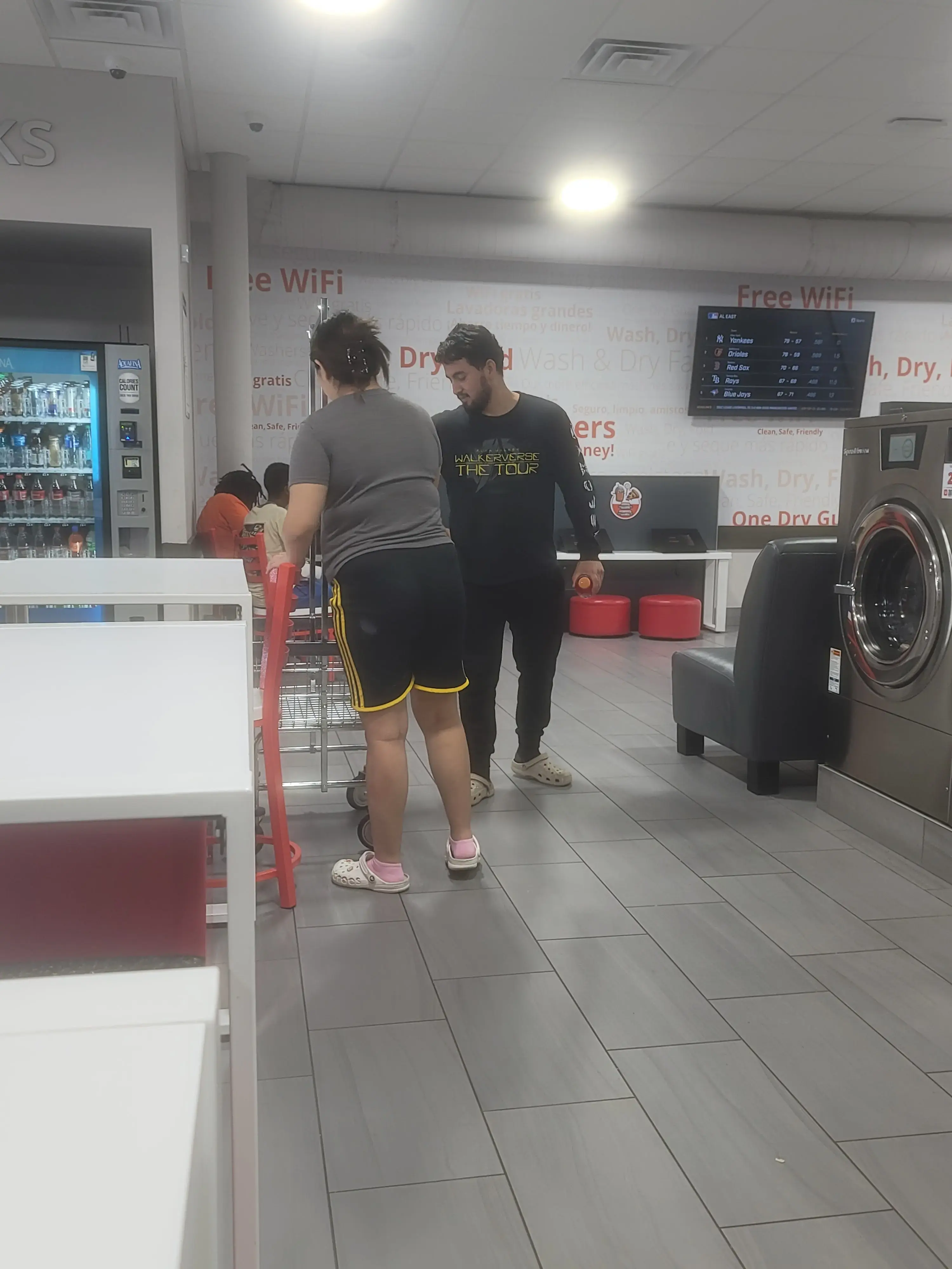 Speed Queen Laundry - Image 14