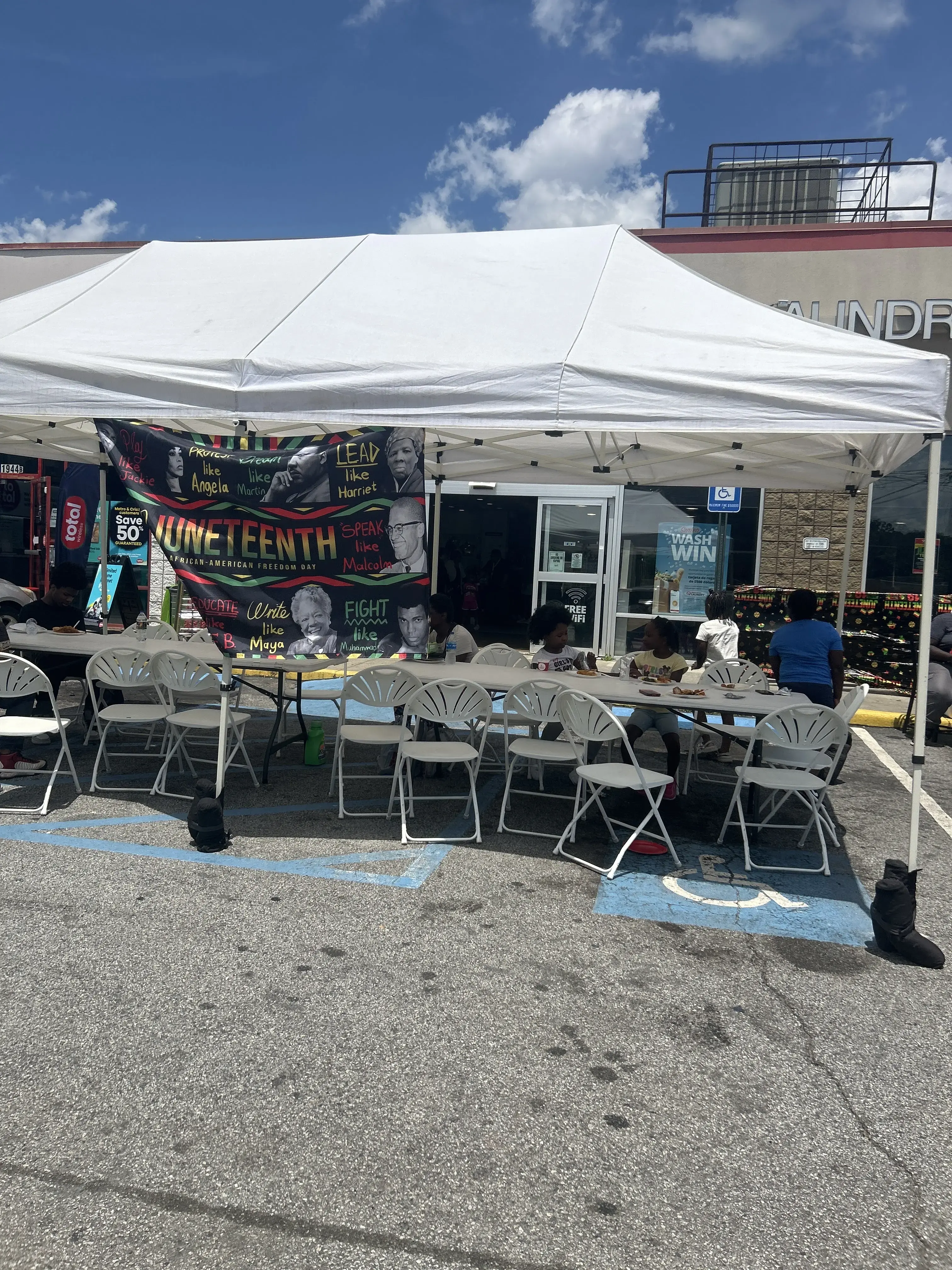 Speed Queen Laundry - Image 6