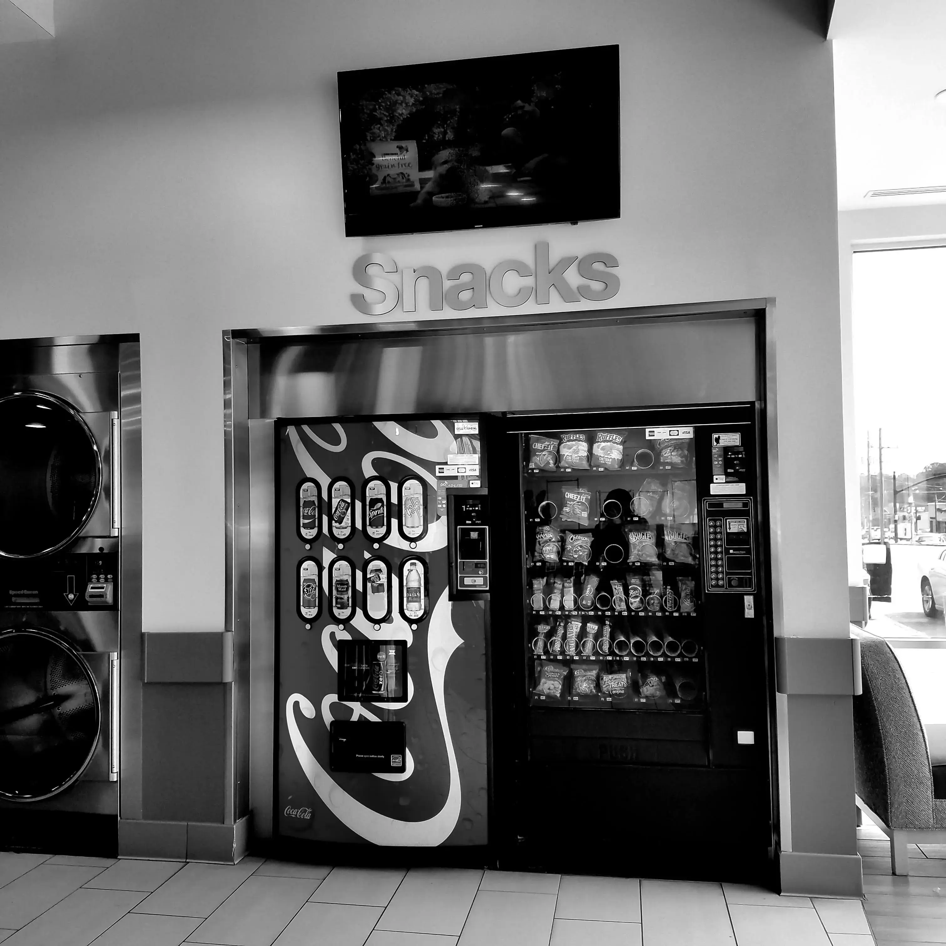 Speed Queen Laundry - Image 19