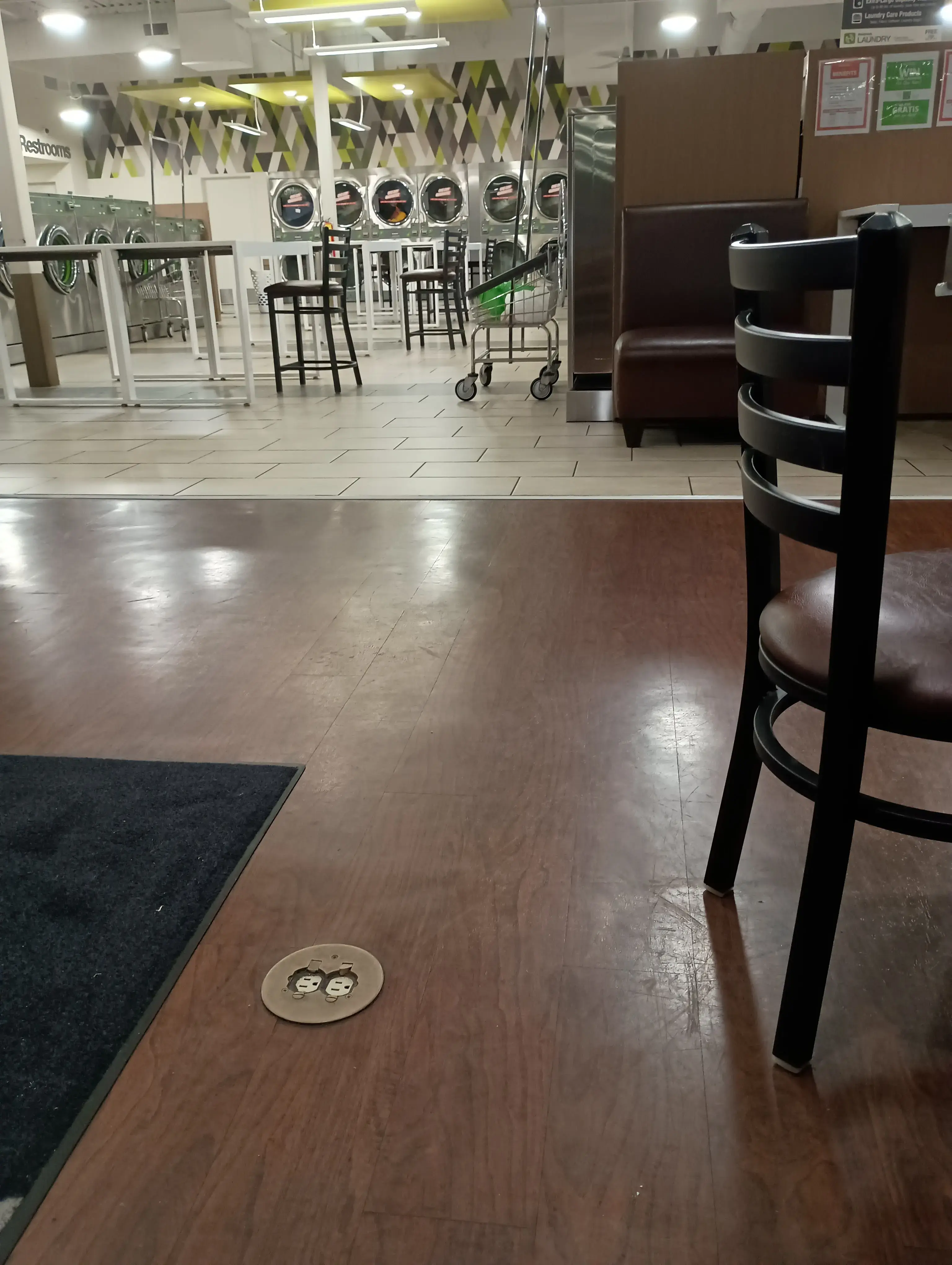 Speed Queen Laundry - Image 6