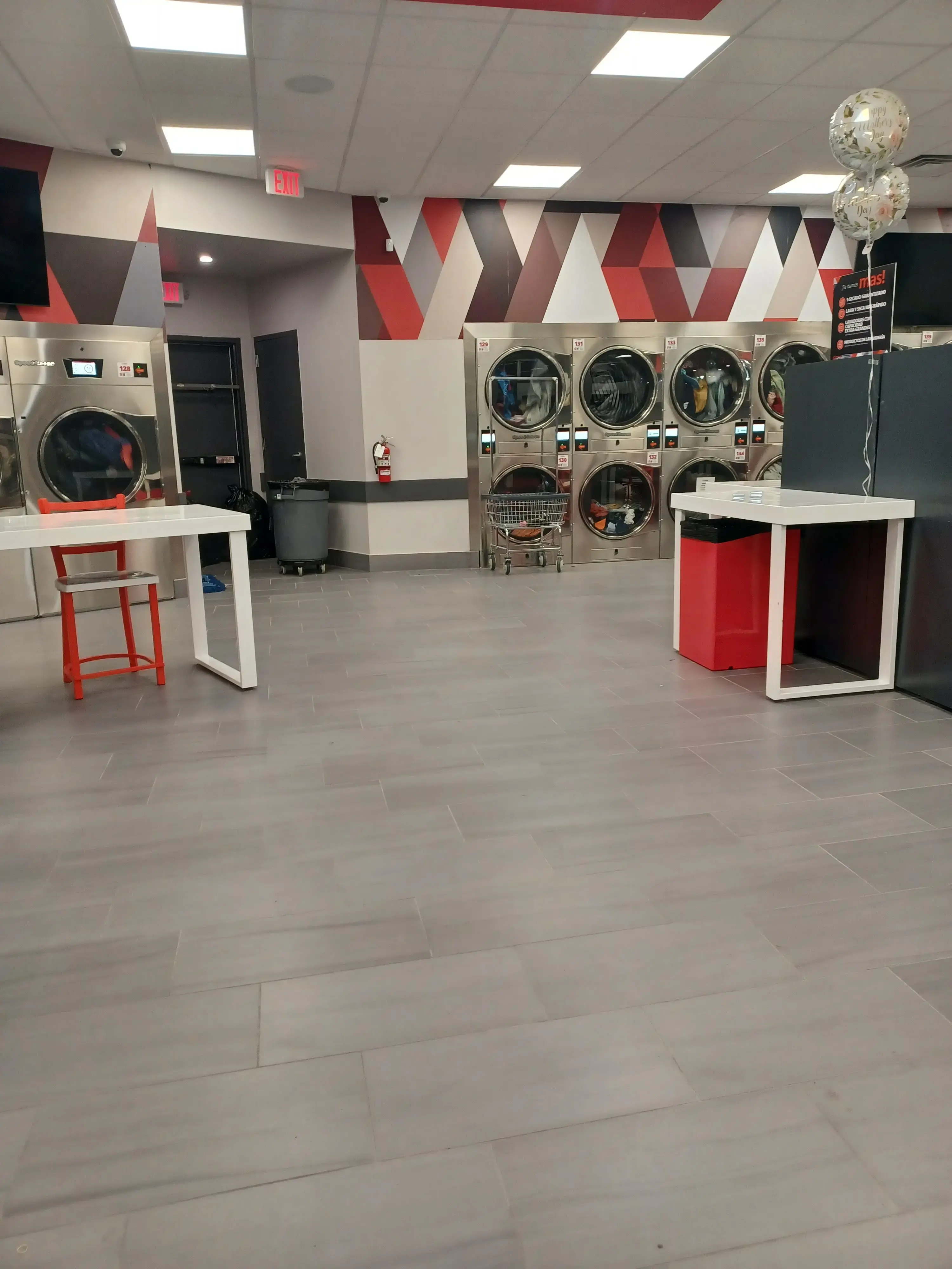 Speed Queen Laundry - Image 18