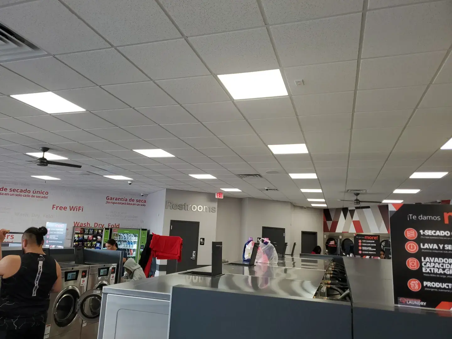 Speed Queen Laundry - Image 15