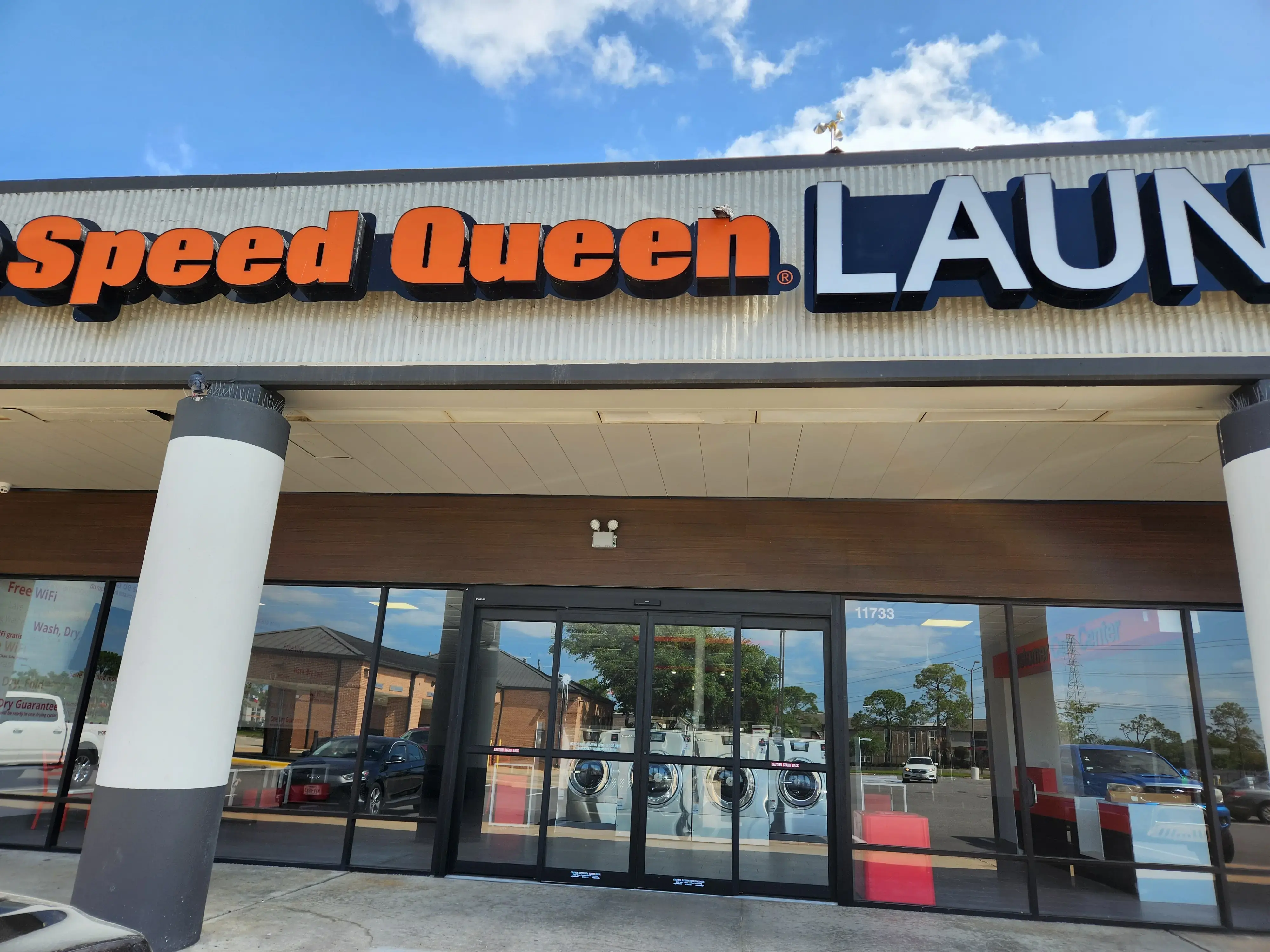 Speed Queen Laundry - Image 4