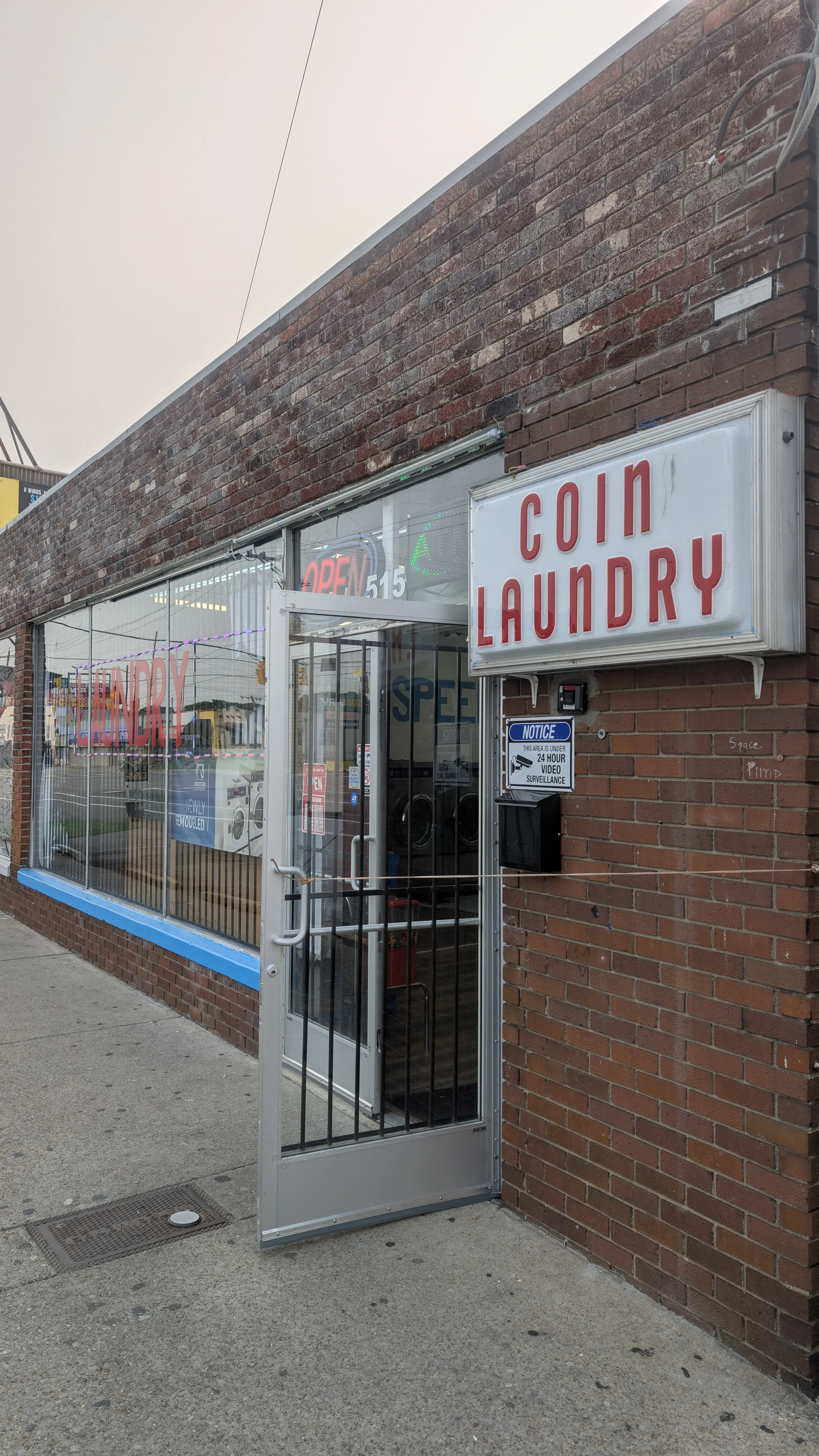 Speed Queen Wash & Dry (Coin Laundry) thumbnail 3