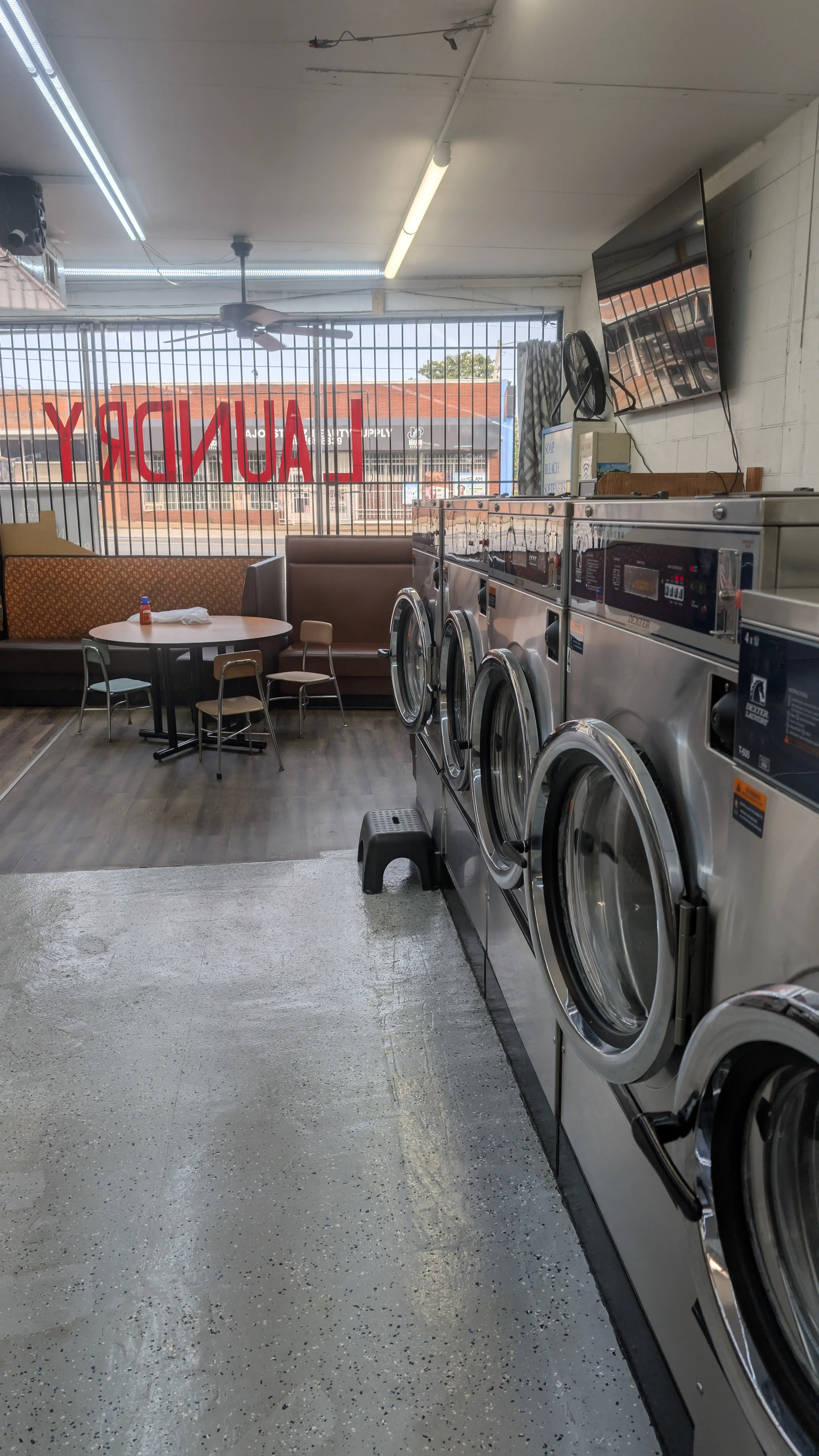 Speed Queen Wash & Dry (Coin Laundry) thumbnail 1