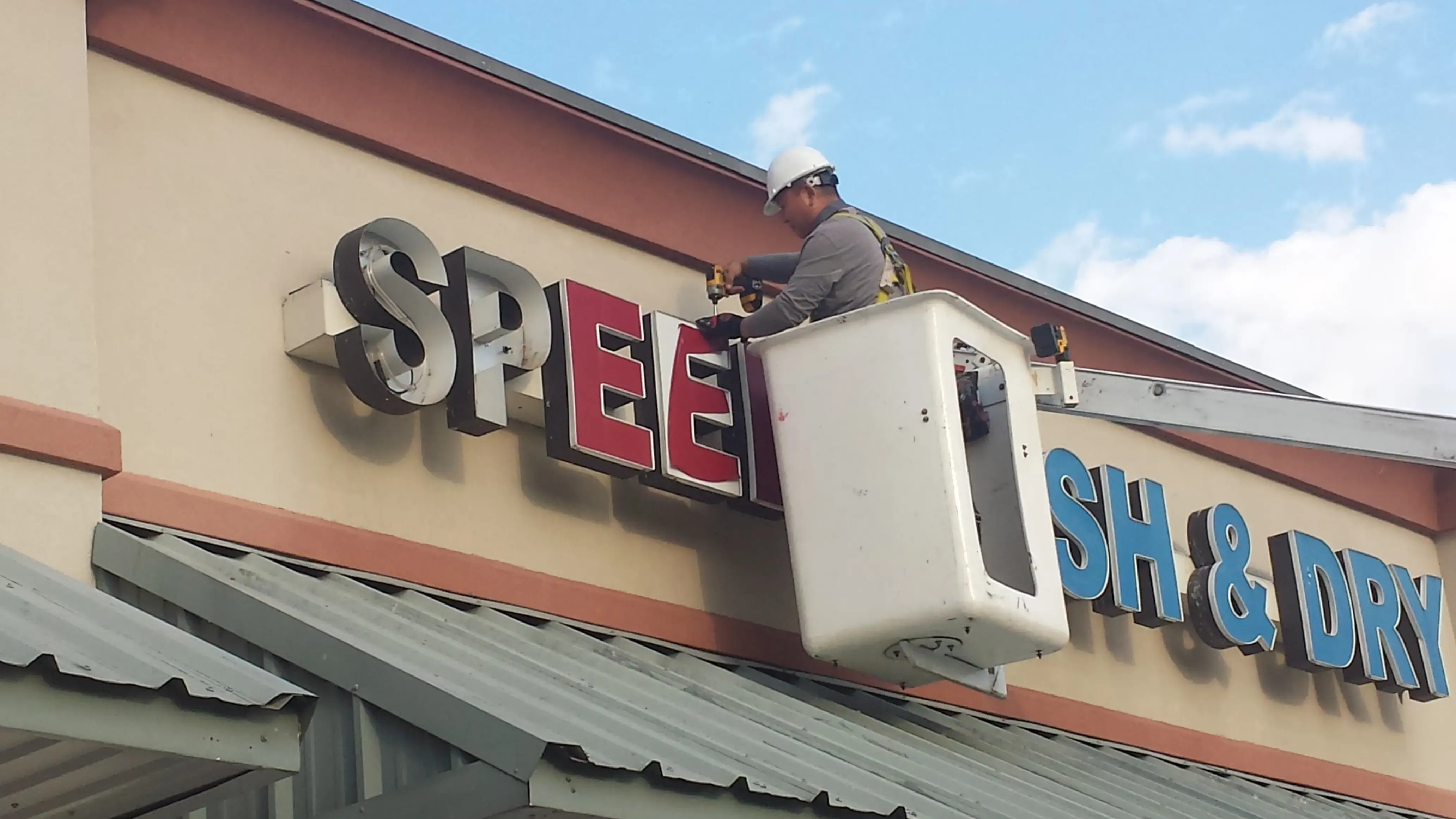 Speed Wash&Fold/Dry Cleaner, Drop Off 1.25/lb, Pickup/Delivery 1.55/lb, Same Day Wash&Fold thumbnail 9