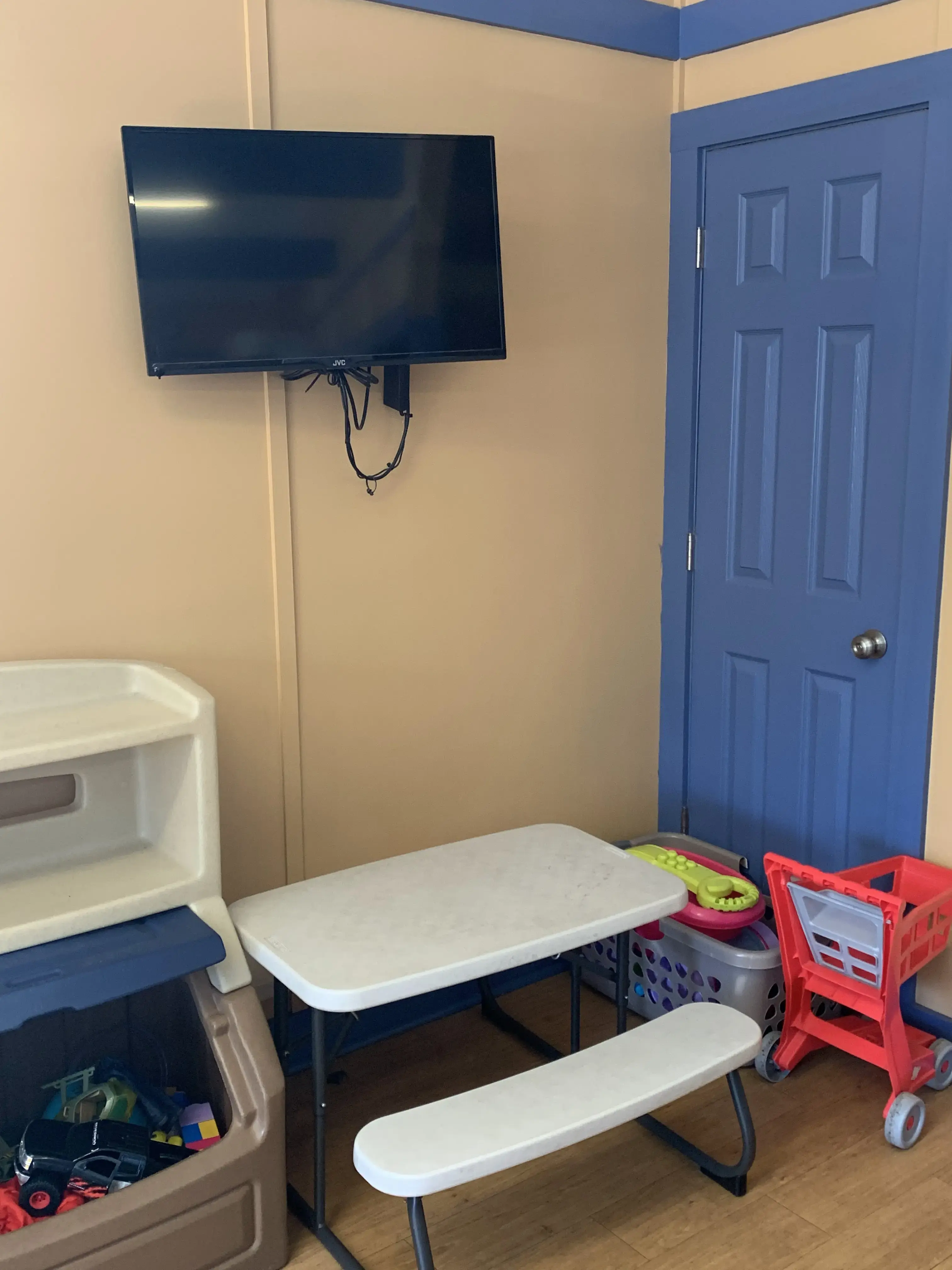 Speedwash Laundromat - Image 11