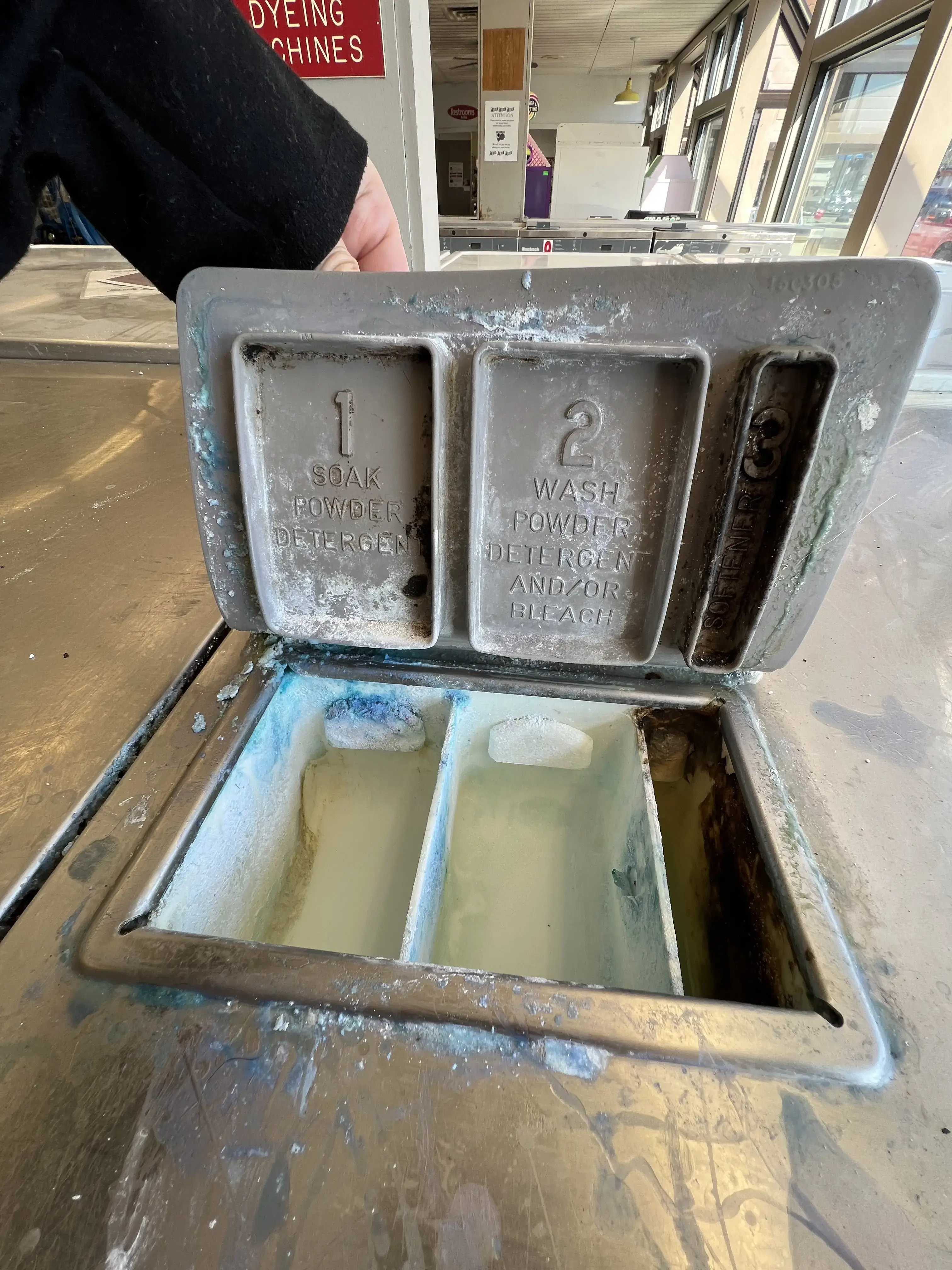 Speedway Laundromat - Image 12