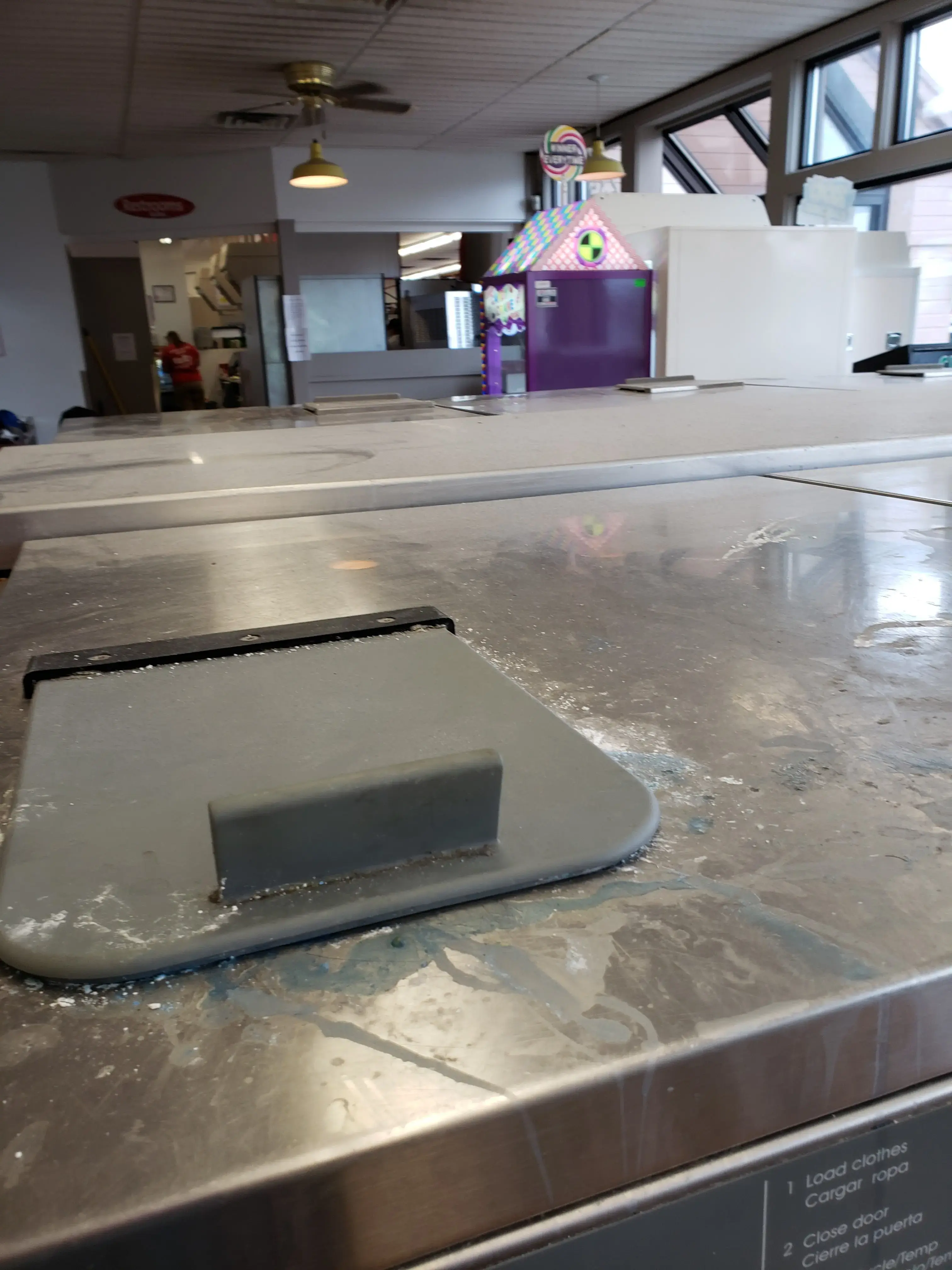 Speedway Laundromat - Image 7