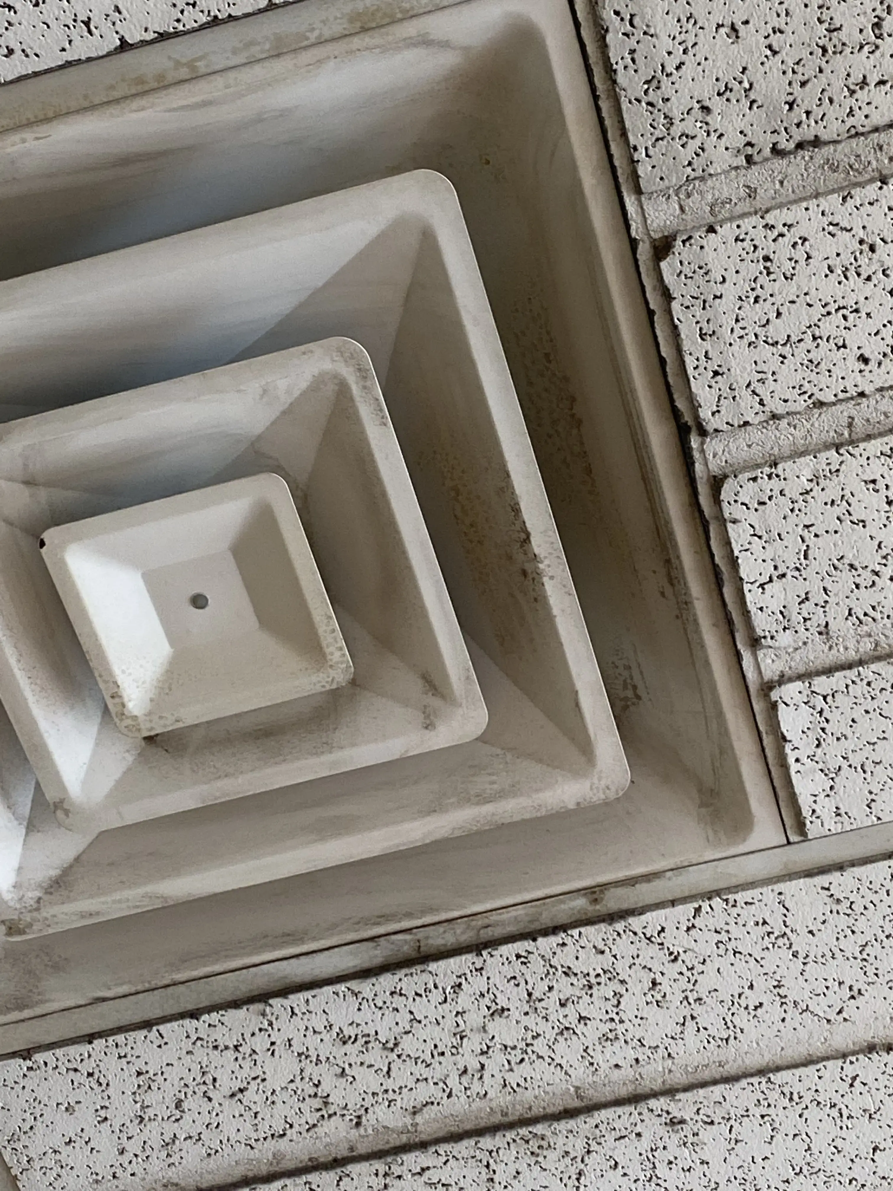 Speedway Laundromat - Image 14