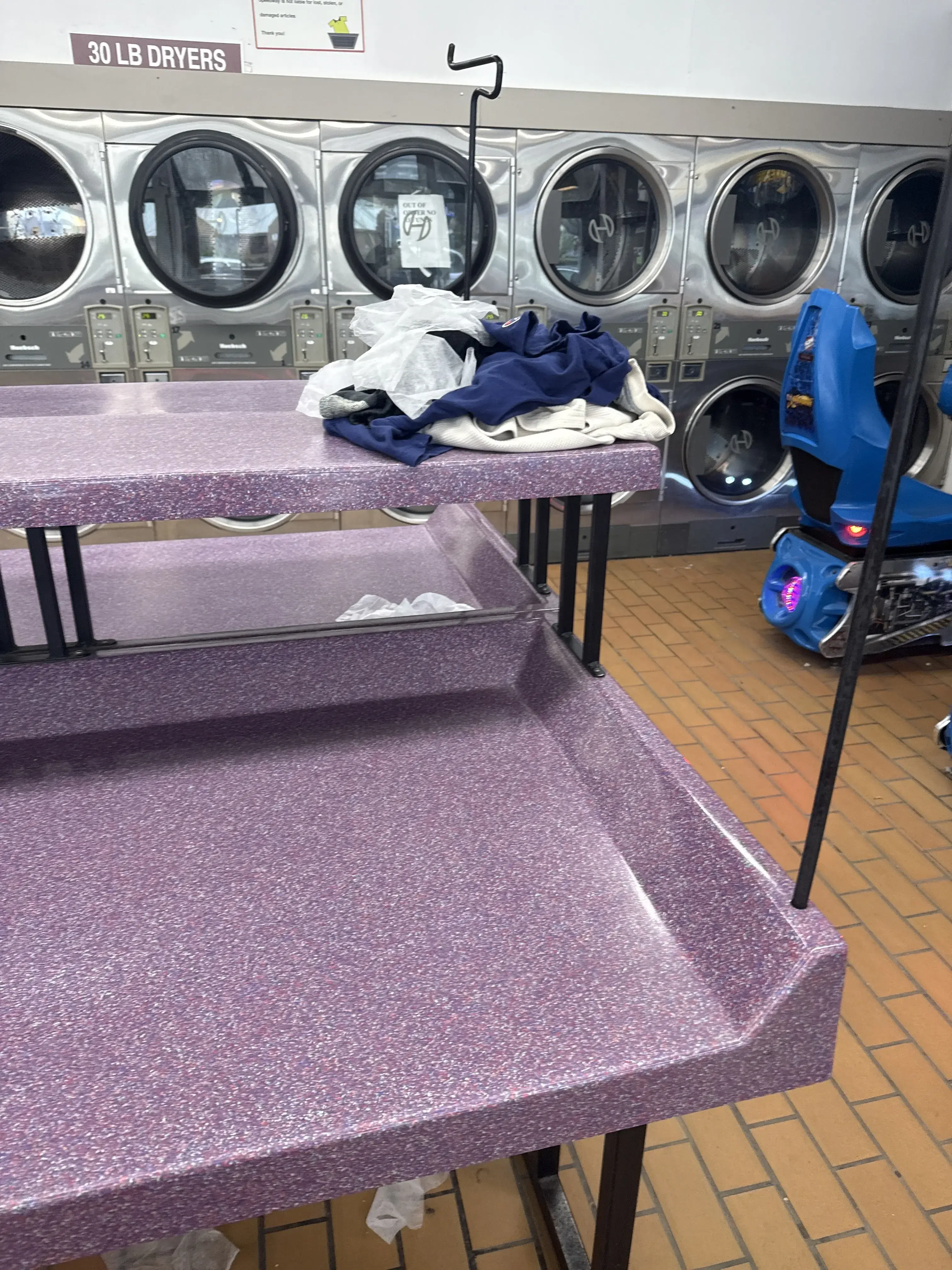 Speedway Laundromat thumbnail 13