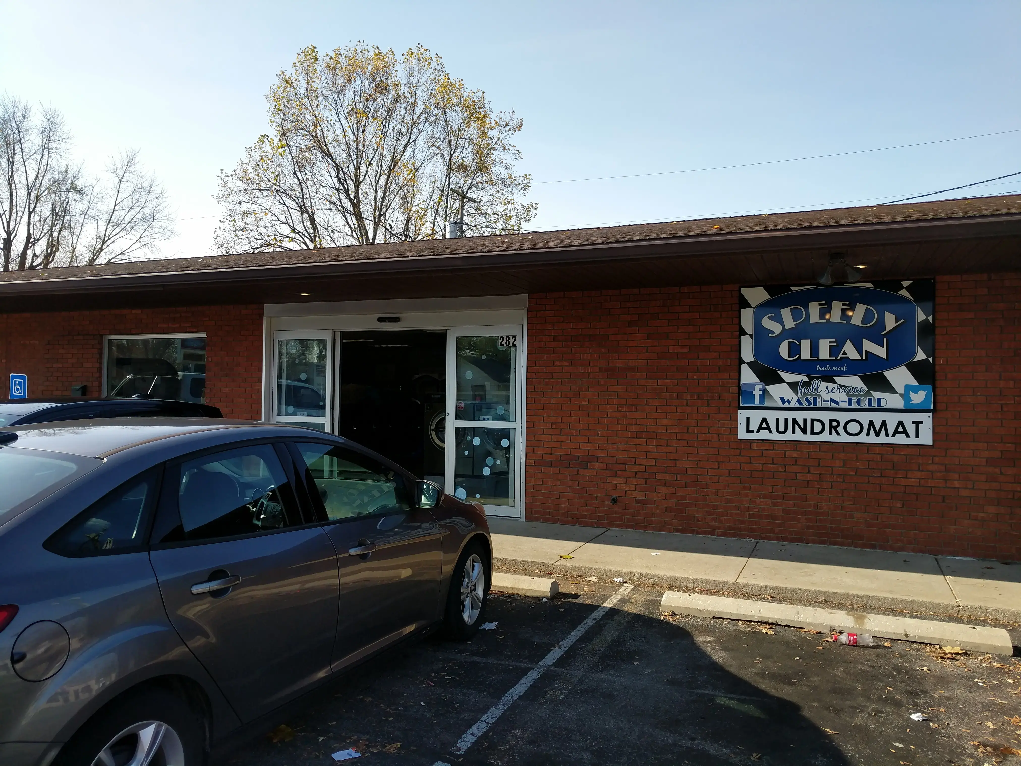Speedy Clean Laundromat - Image 2