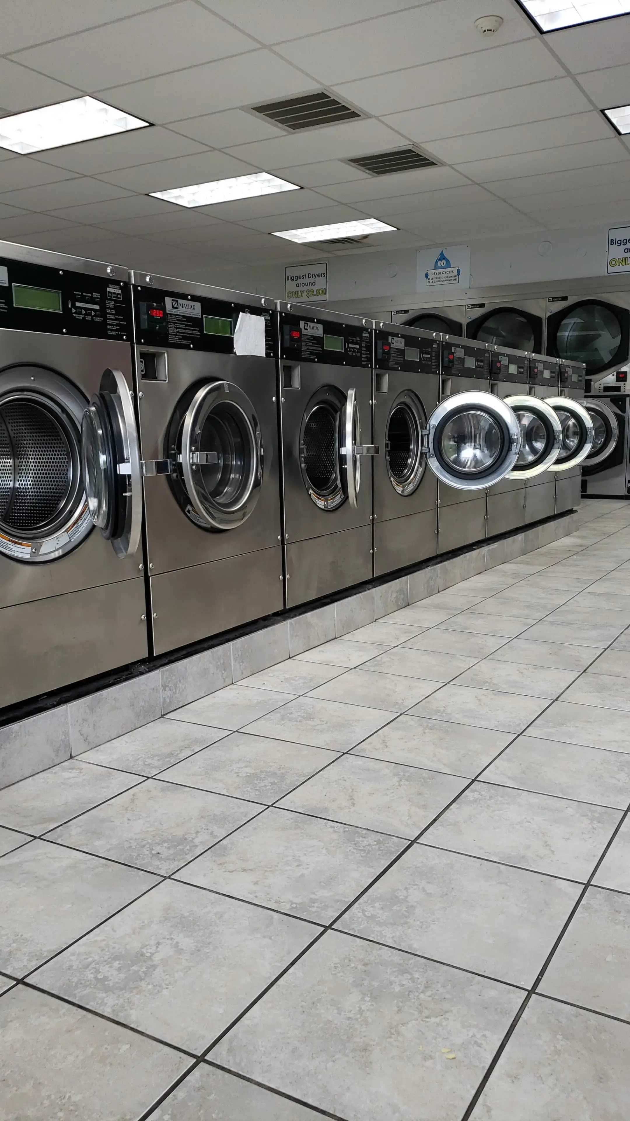 Speedy Clean Laundromat thumbnail 15