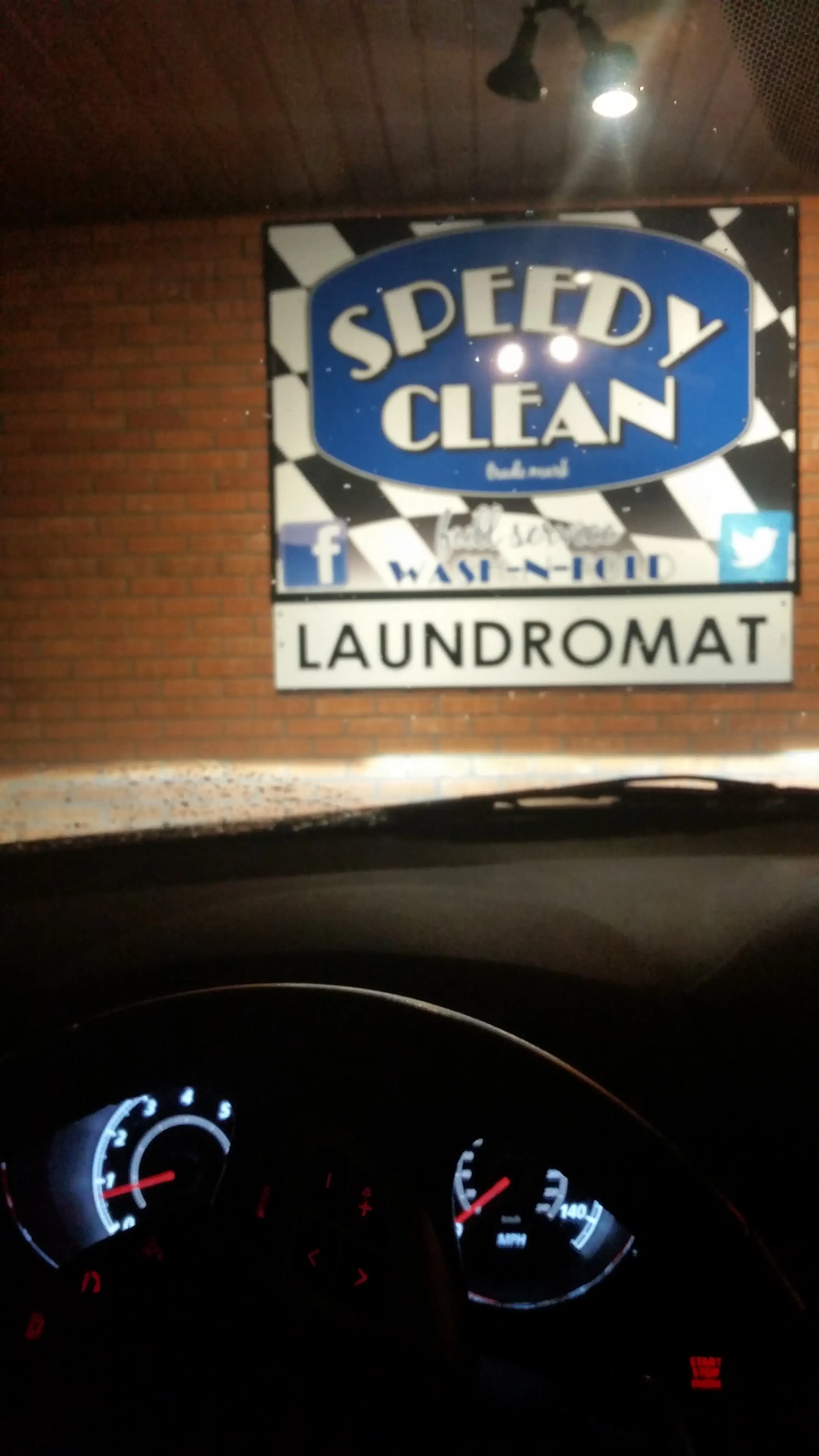 Speedy Clean Laundromat - Image 6
