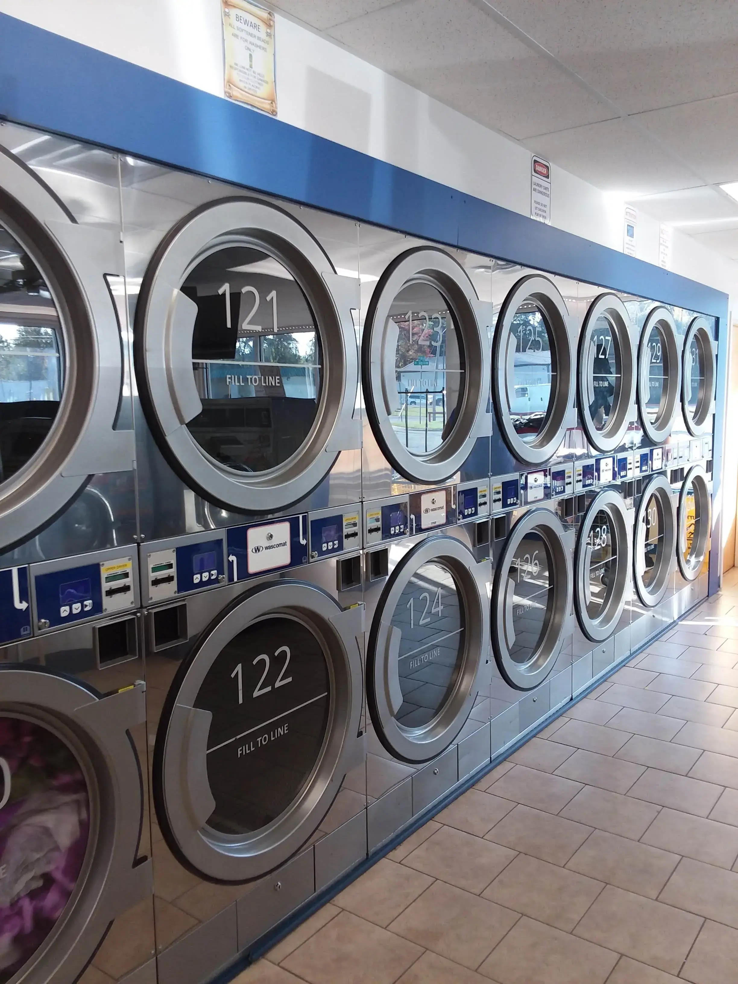 Speedy Clean Laundromat Lorain - Image 3
