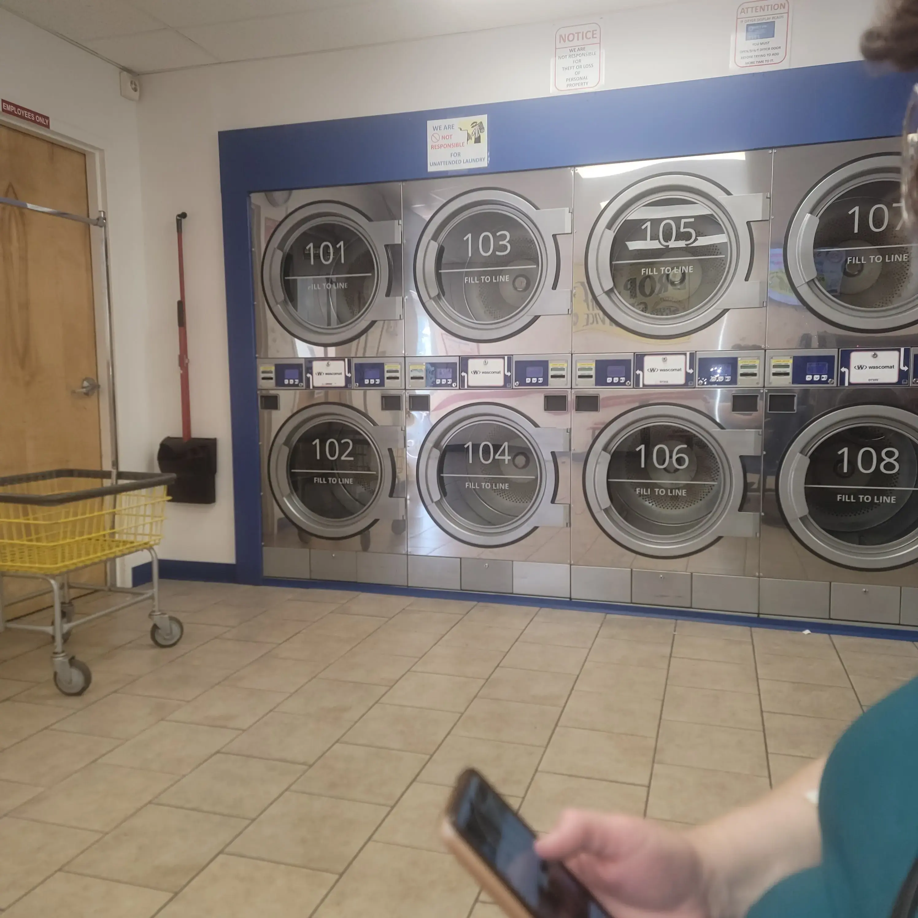 Speedy Clean Laundromat Lorain thumbnail 14