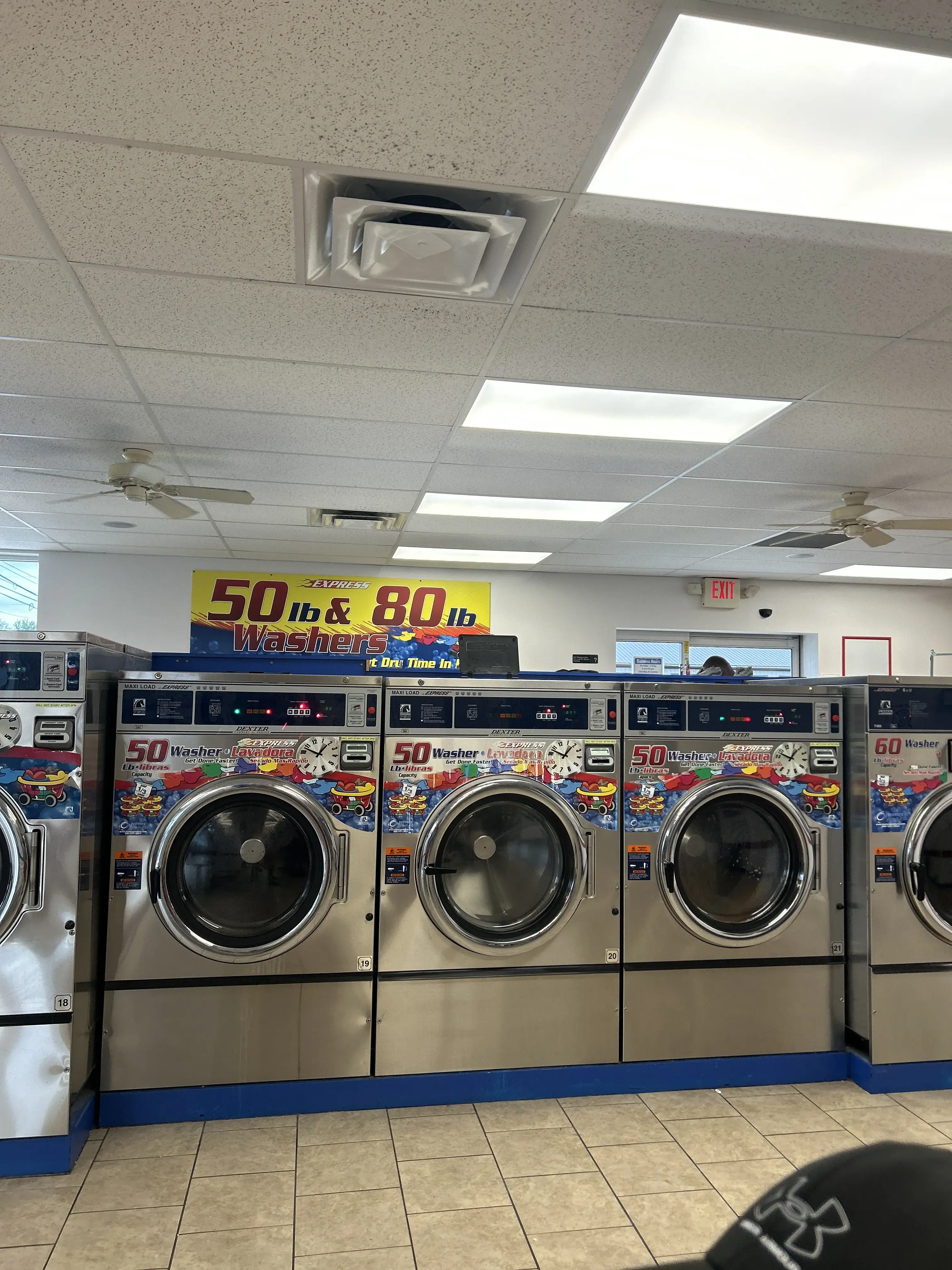 Speedy Clean Laundromat Lorain - Image 2
