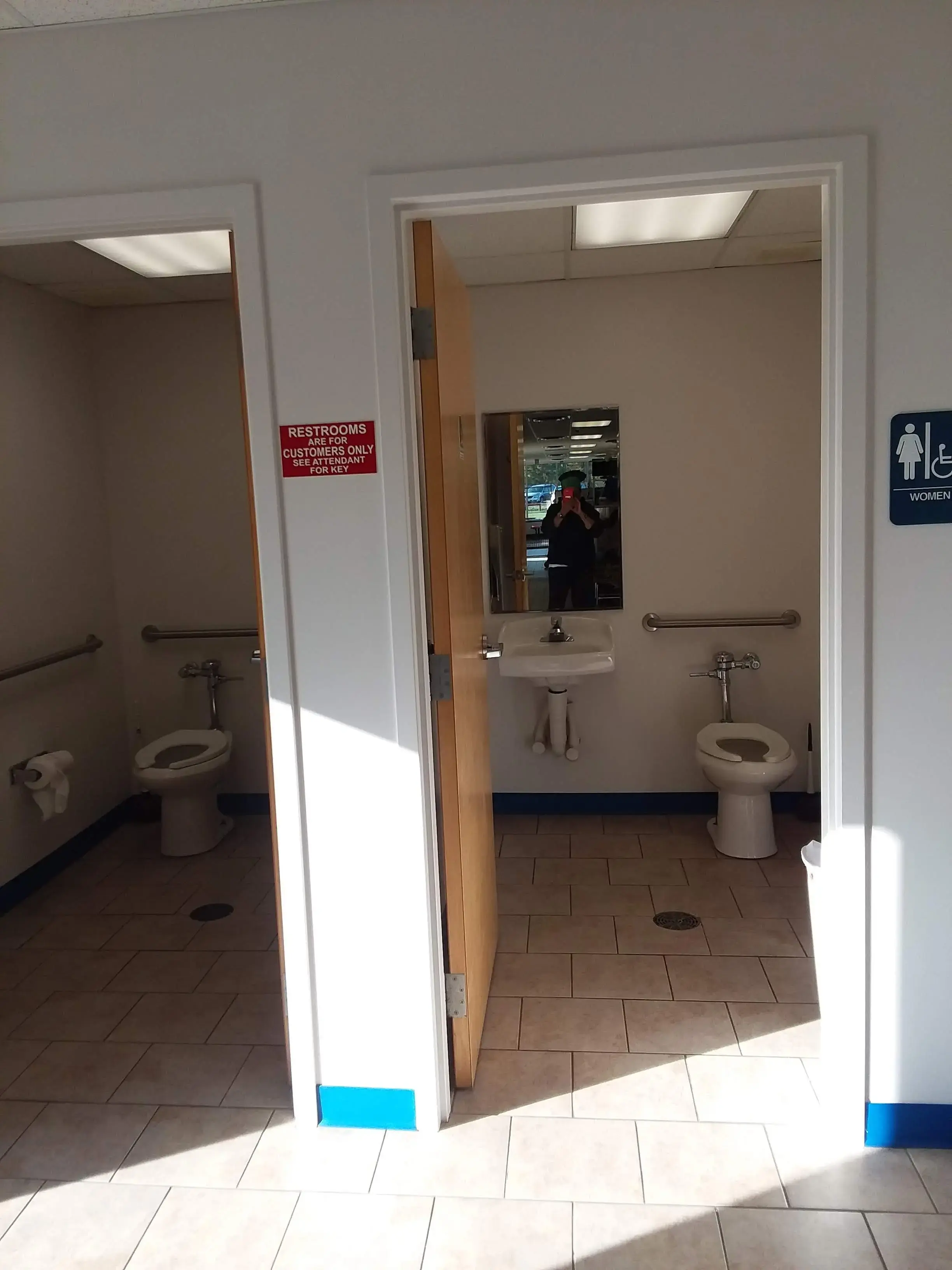 Speedy Clean Laundromat Lorain thumbnail 18