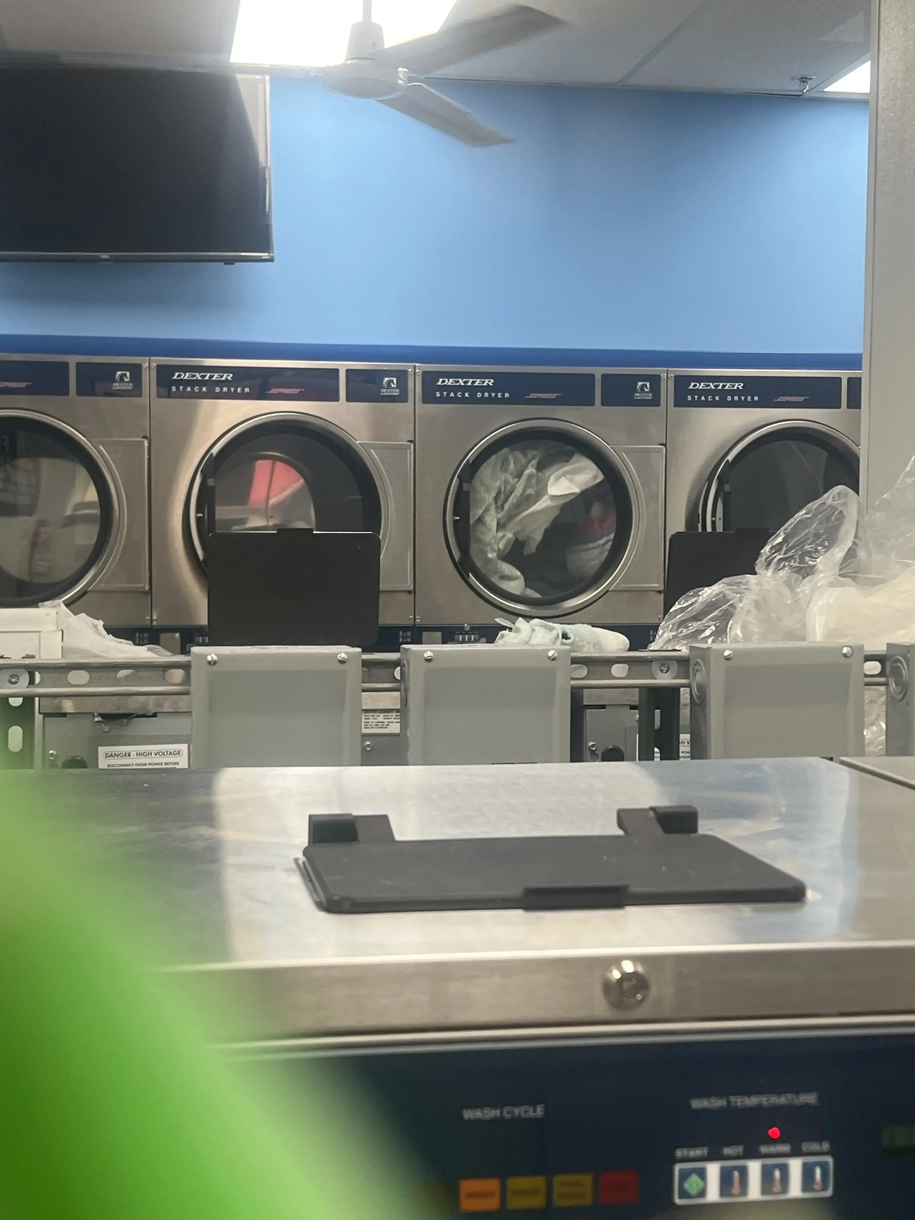 Speedy Fresh Laundromat - Image 7