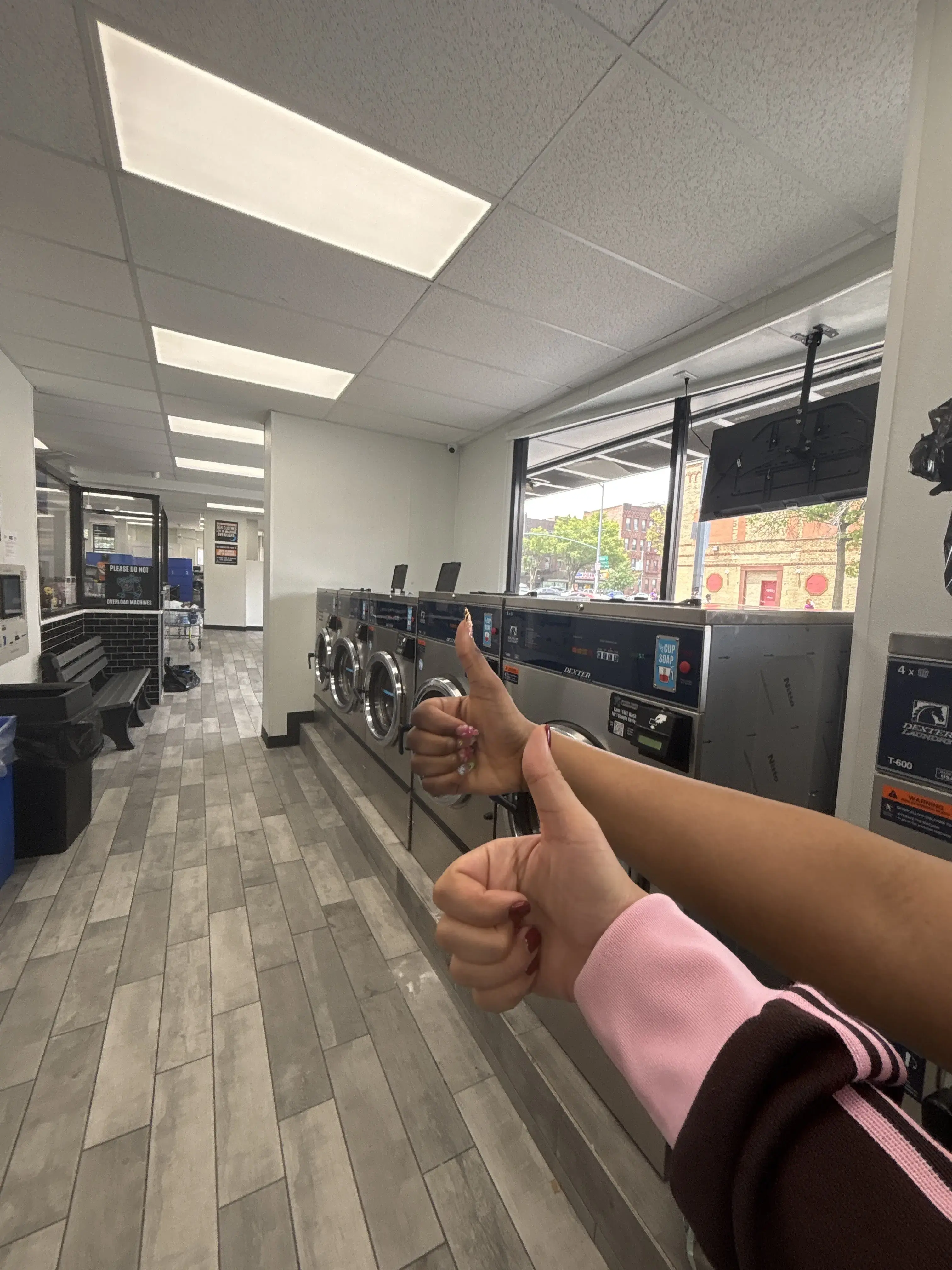 Speedy Fresh Laundromat thumbnail 5