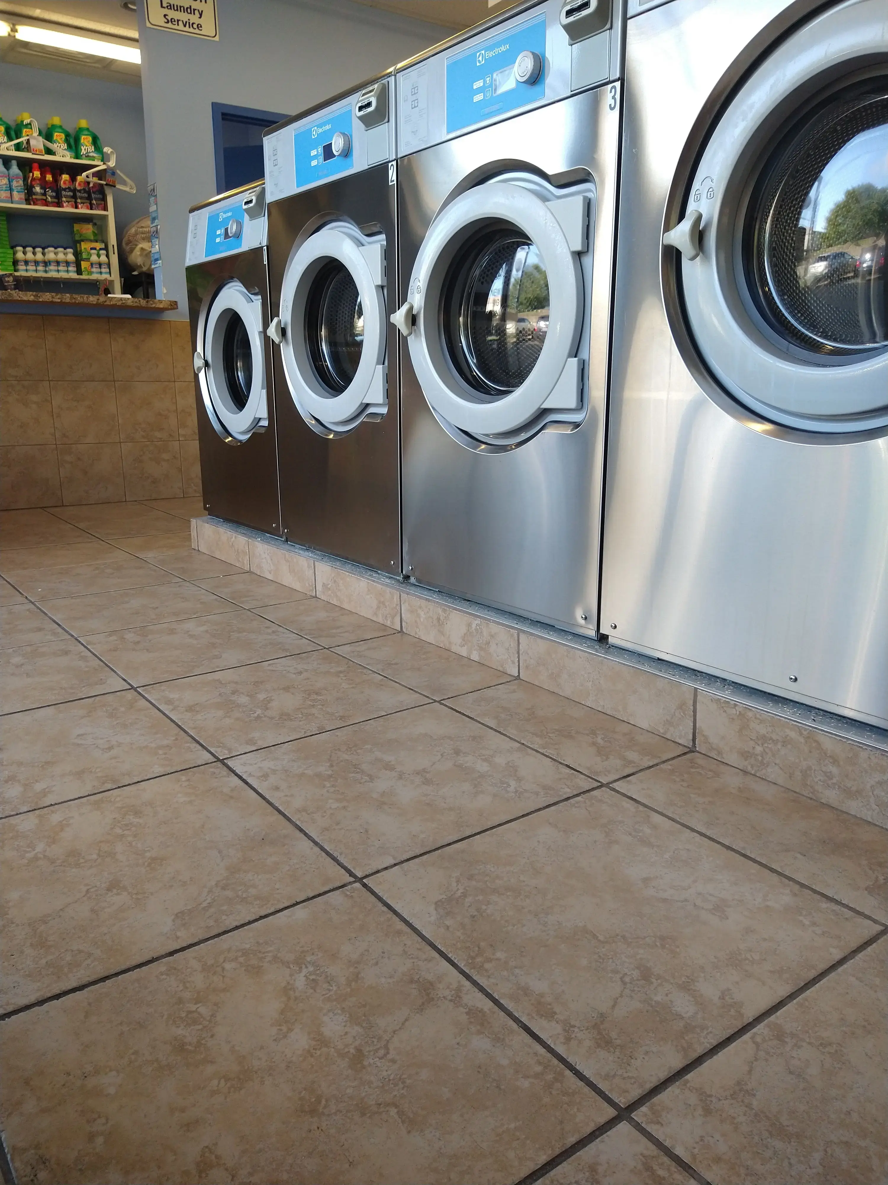 Speedy Laundromat thumbnail 16