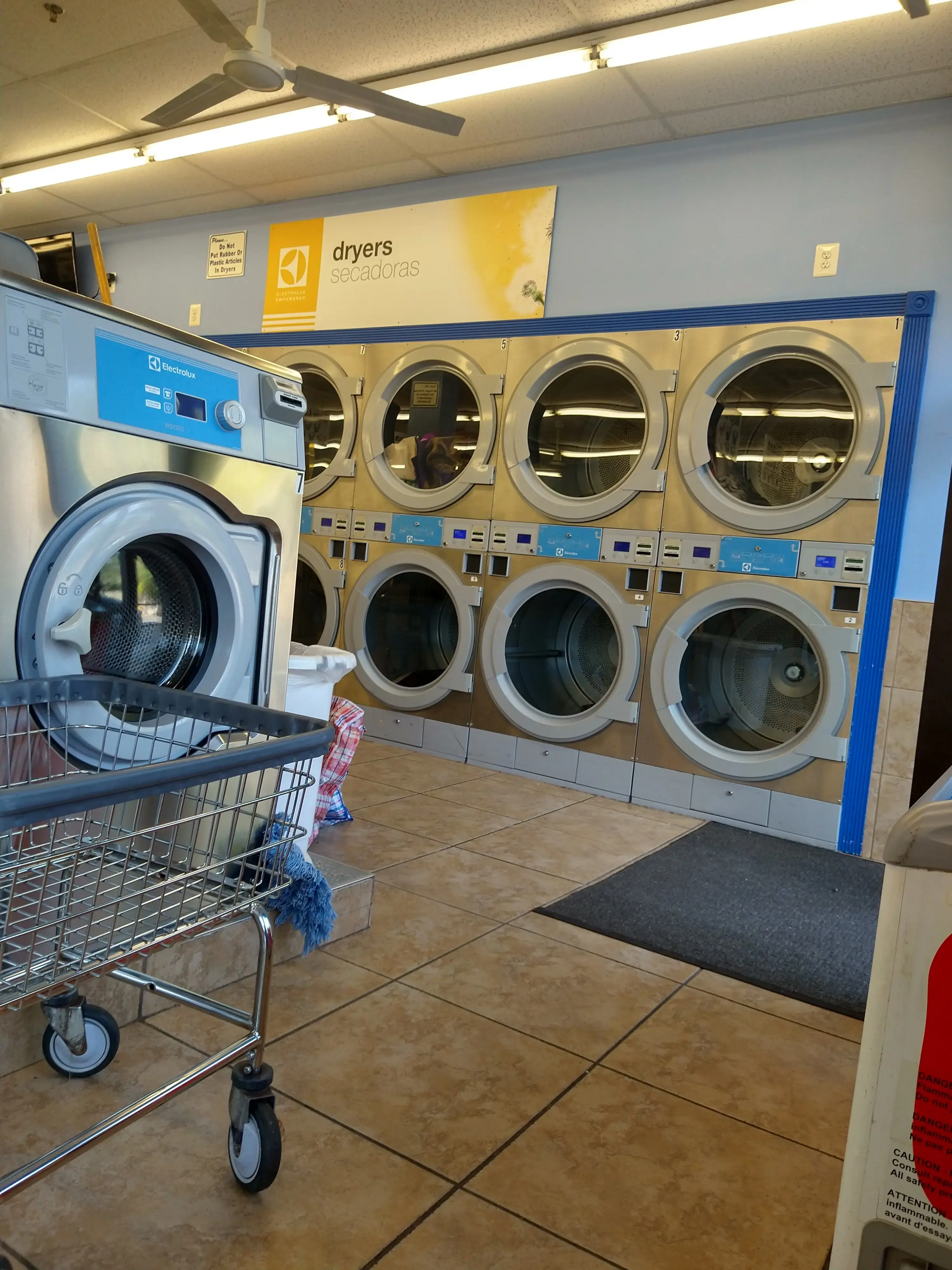 Speedy Laundromat - Image 15