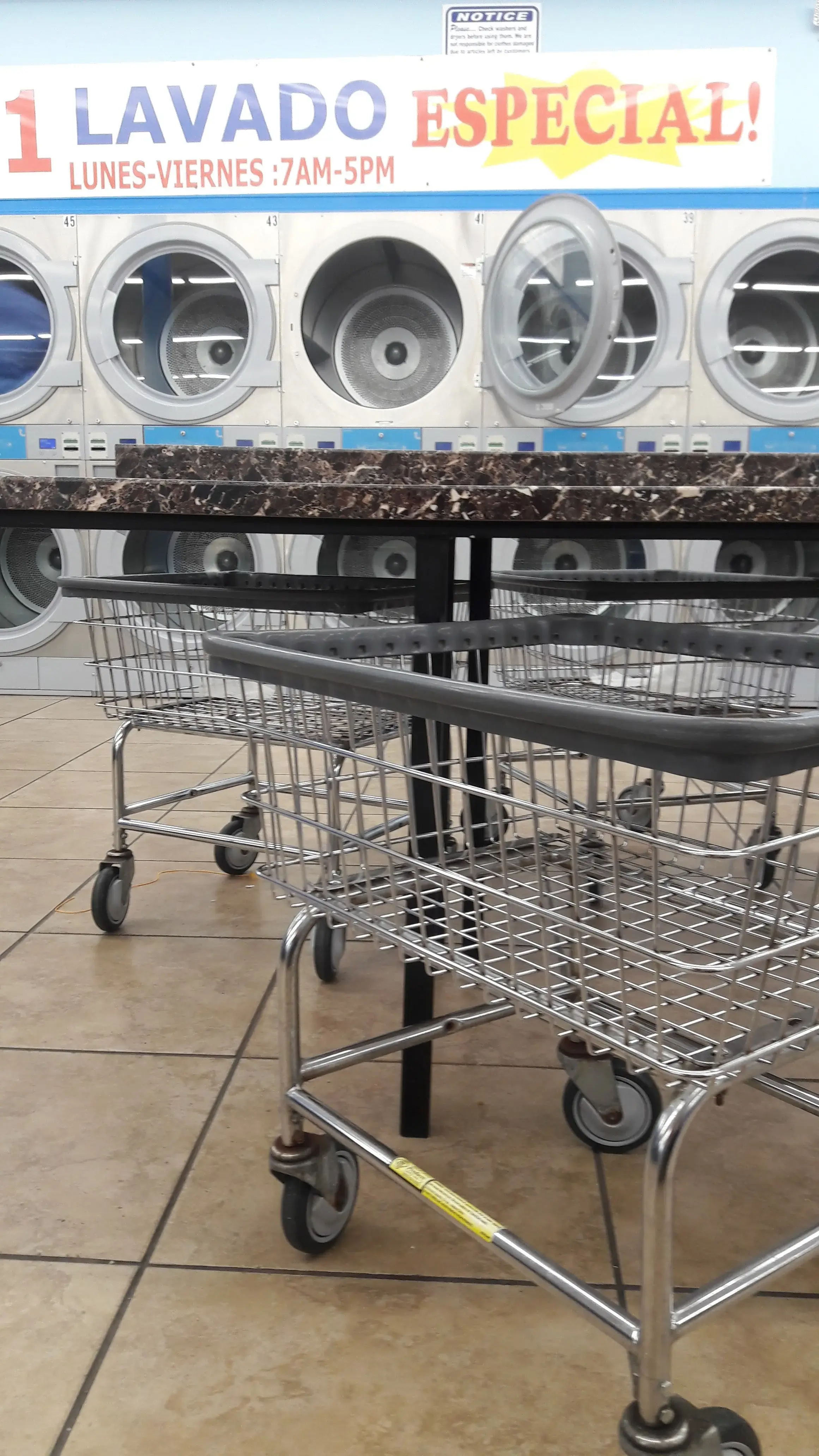 Speedy Laundromat - Image 13