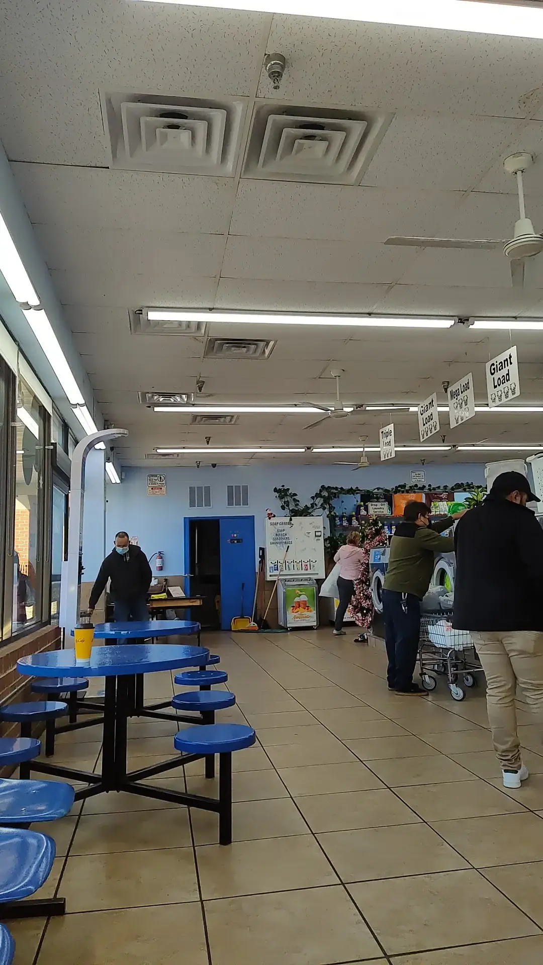 Speedy Laundromat - Image 7