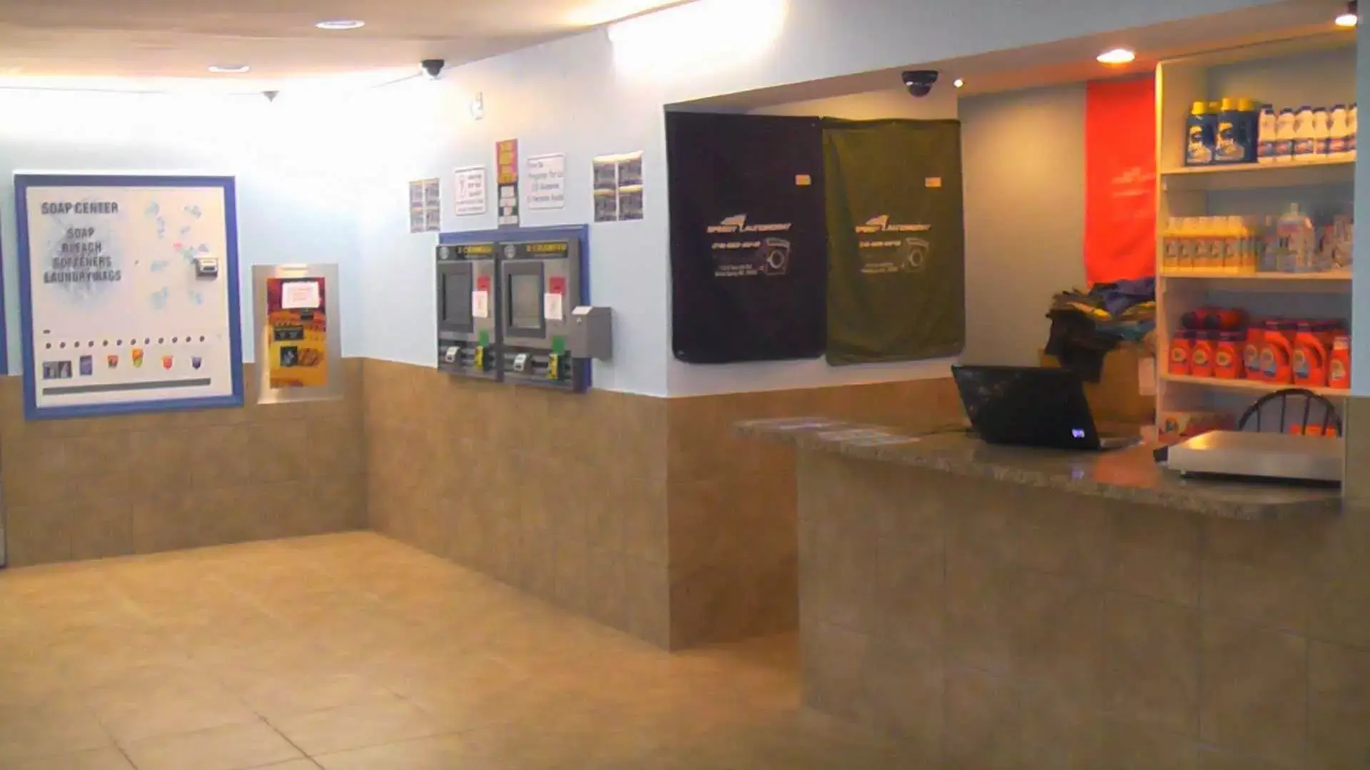 Speedy Laundromat - Image 4