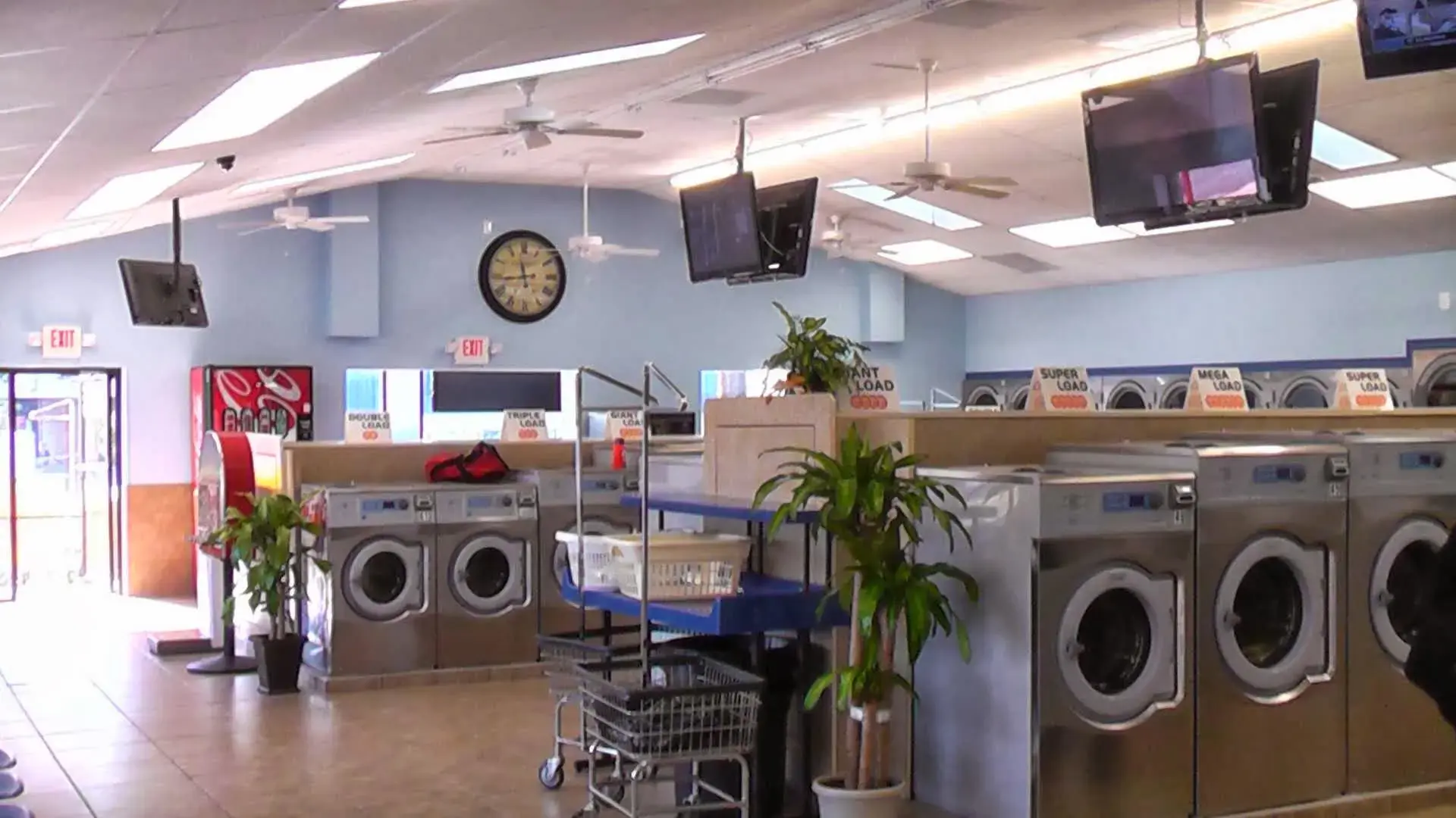 Speedy Laundromat - Image 18