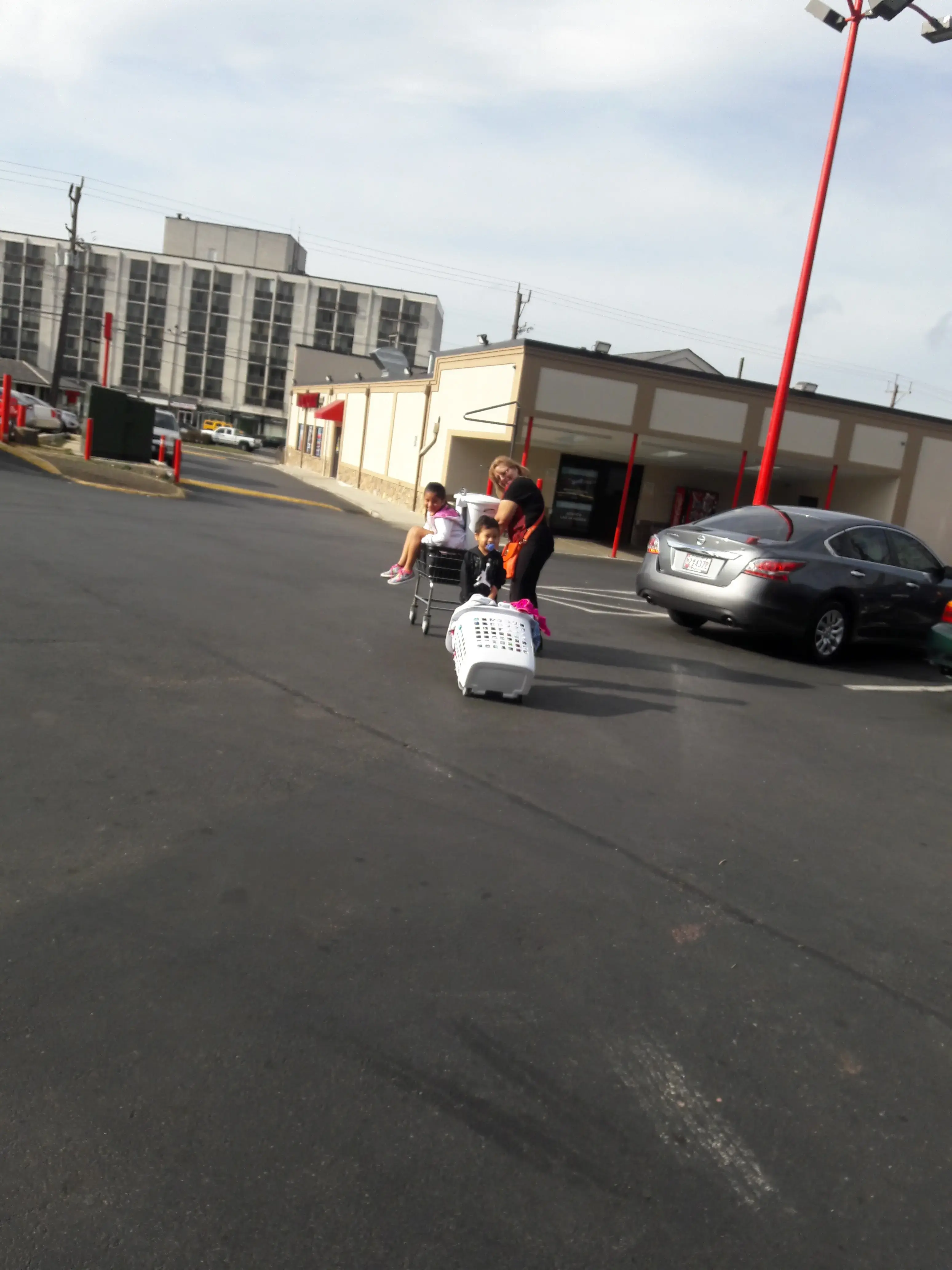 Speedy Laundromat - Image 7