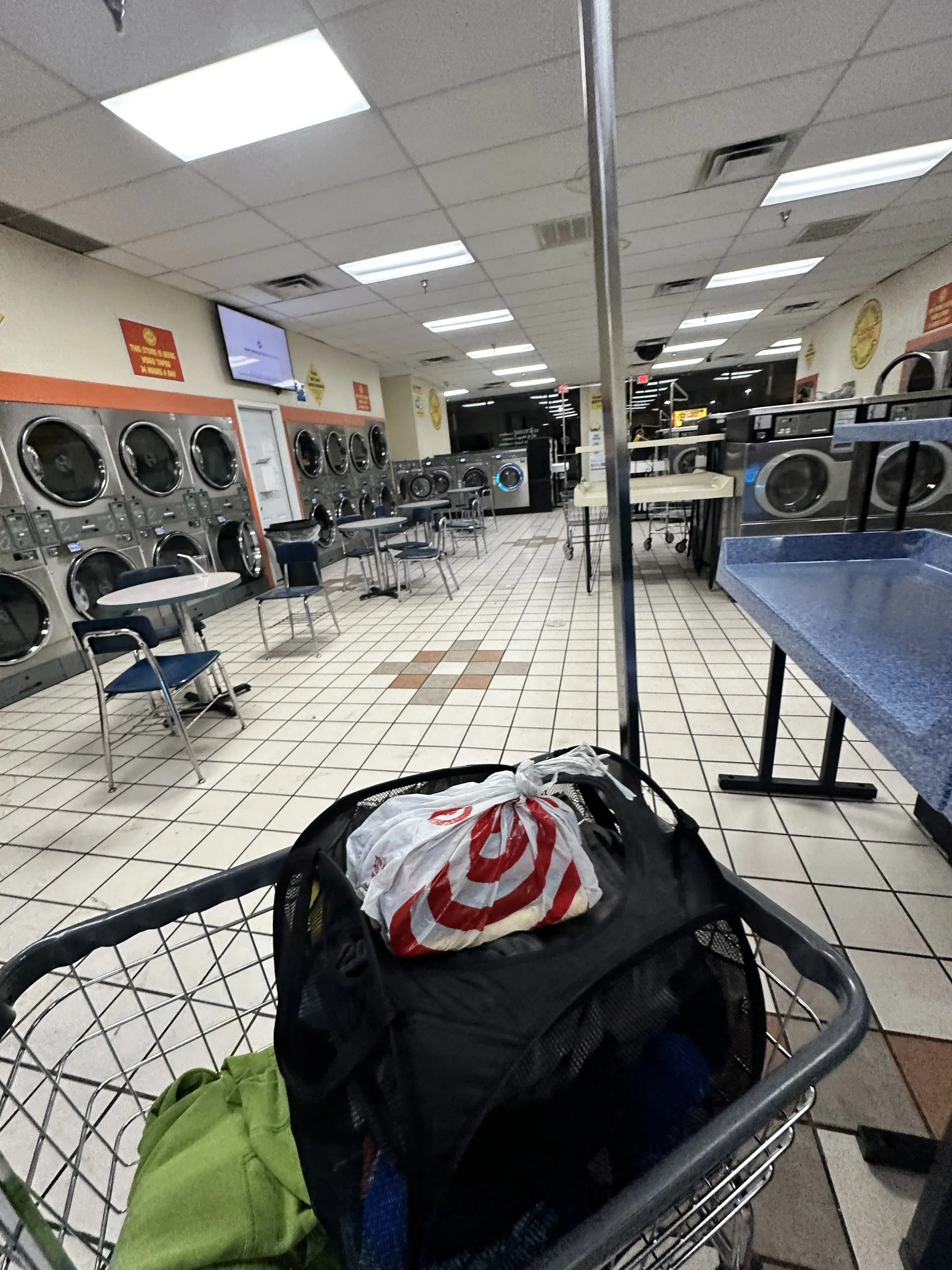 Speedy Wash Coin Laundry thumbnail 2