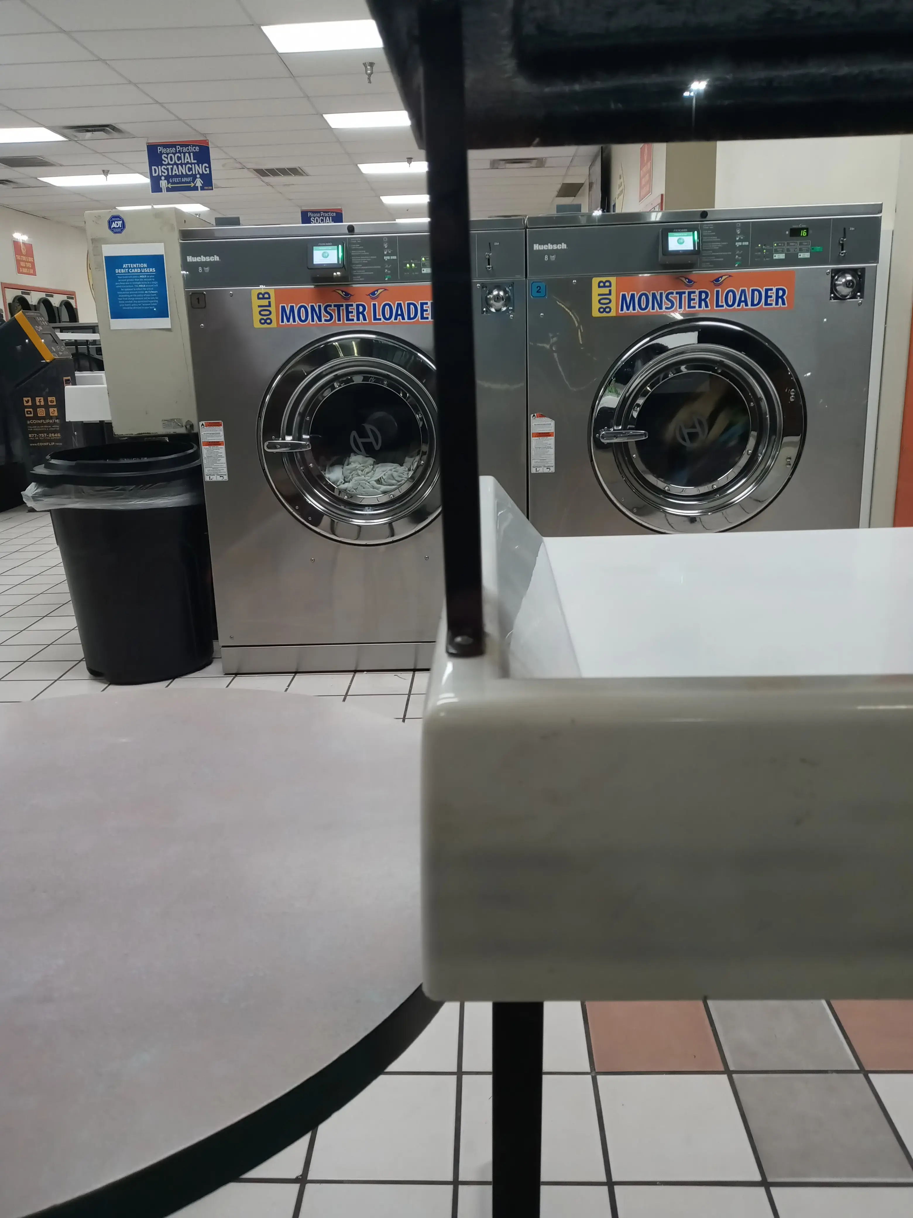 Speedy Wash Coin Laundry - Image 5