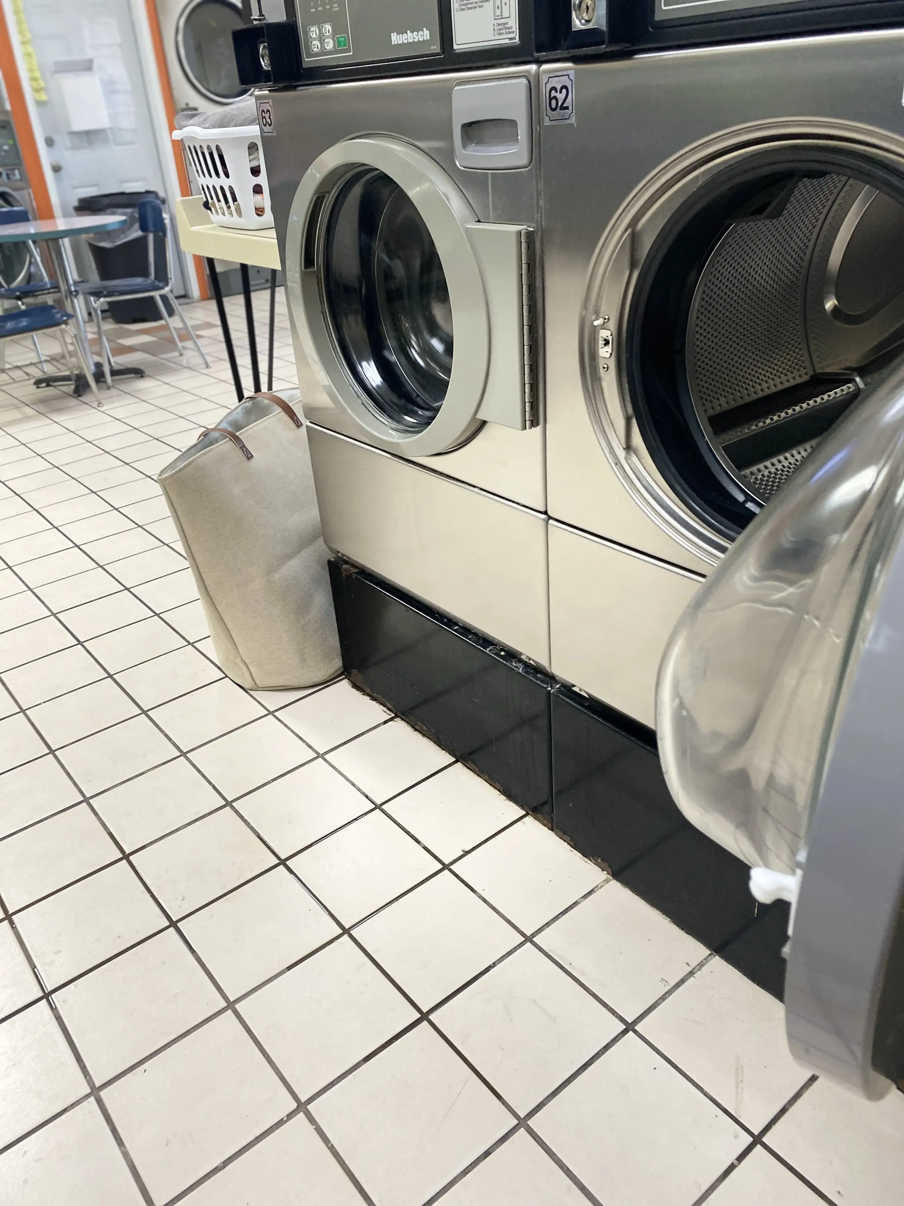Speedy Wash Coin Laundry - Image 4