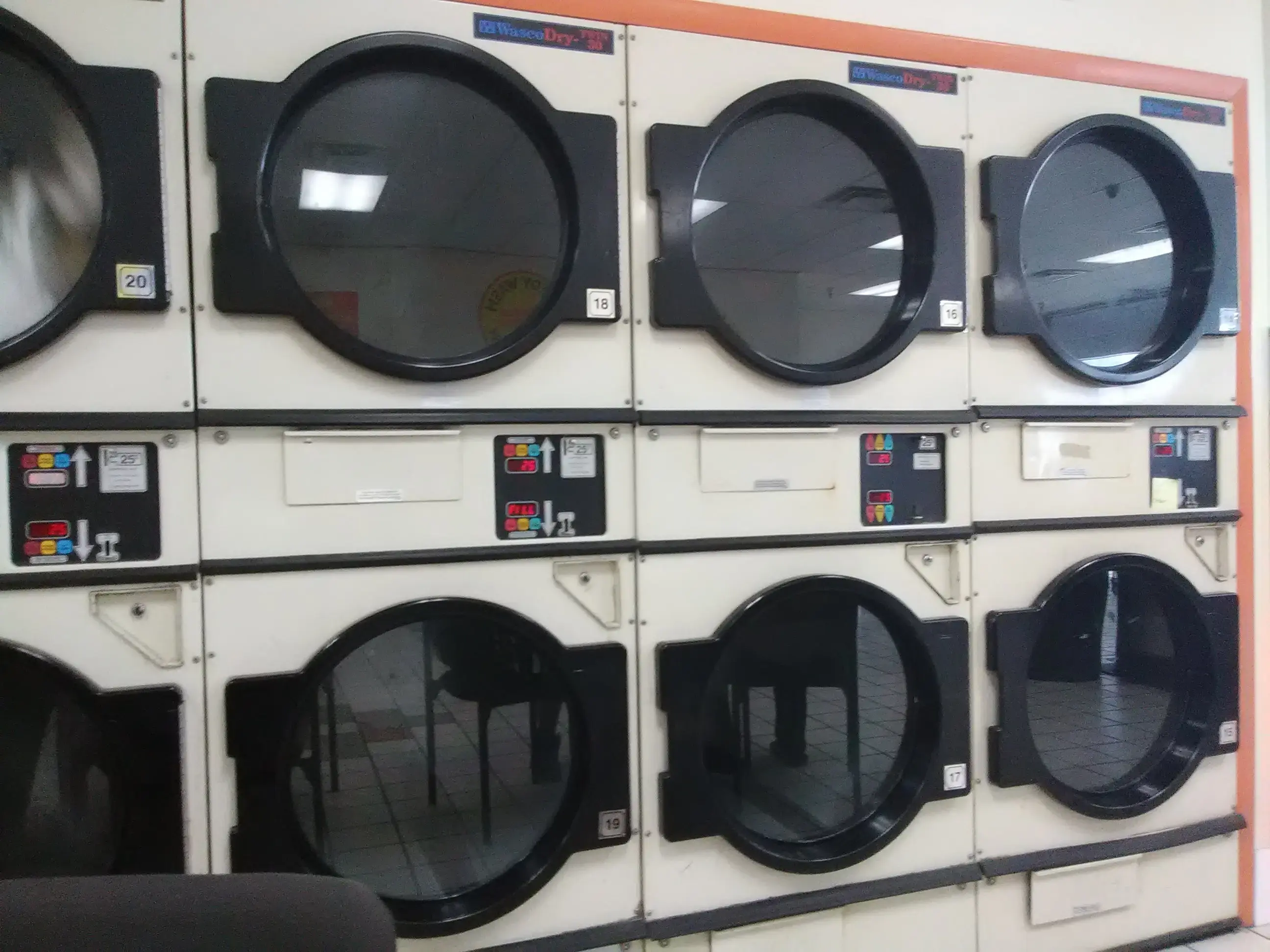 Speedy Wash Coin Laundry thumbnail 6
