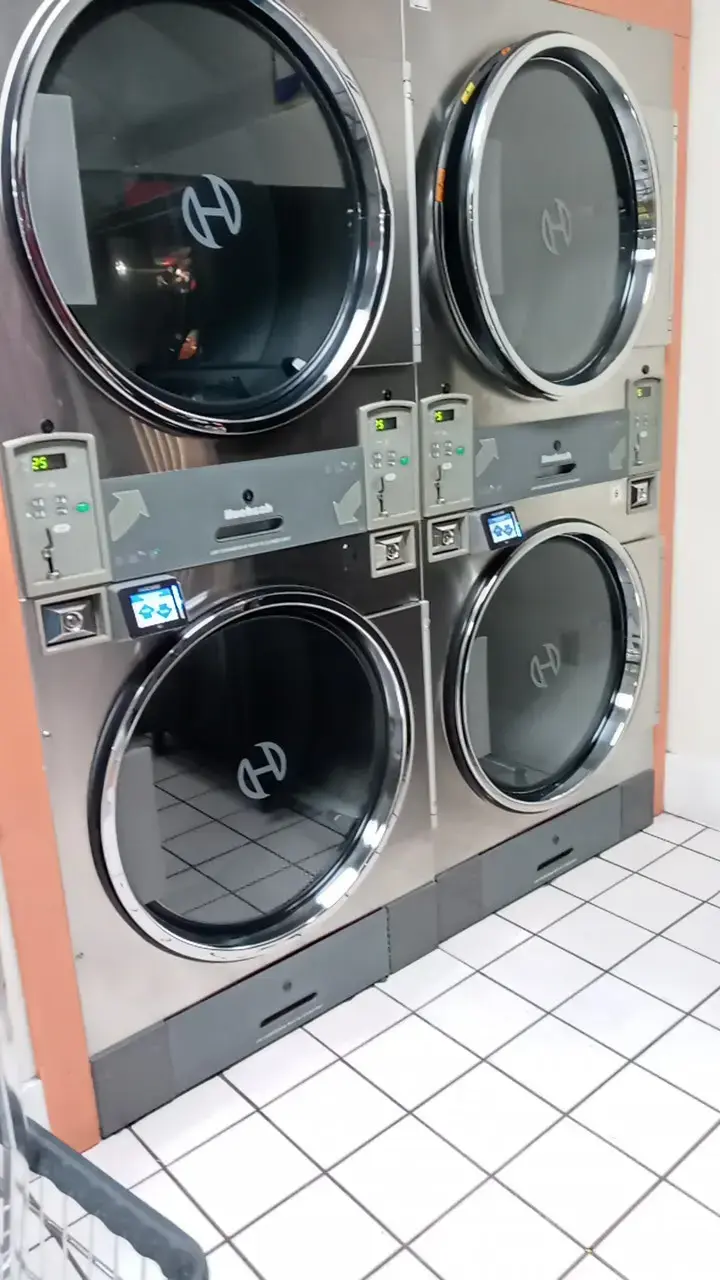Speedy Wash Coin Laundry thumbnail 18