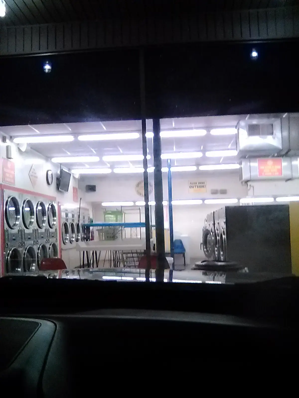 Speedy Wash Coin Laundry thumbnail 9