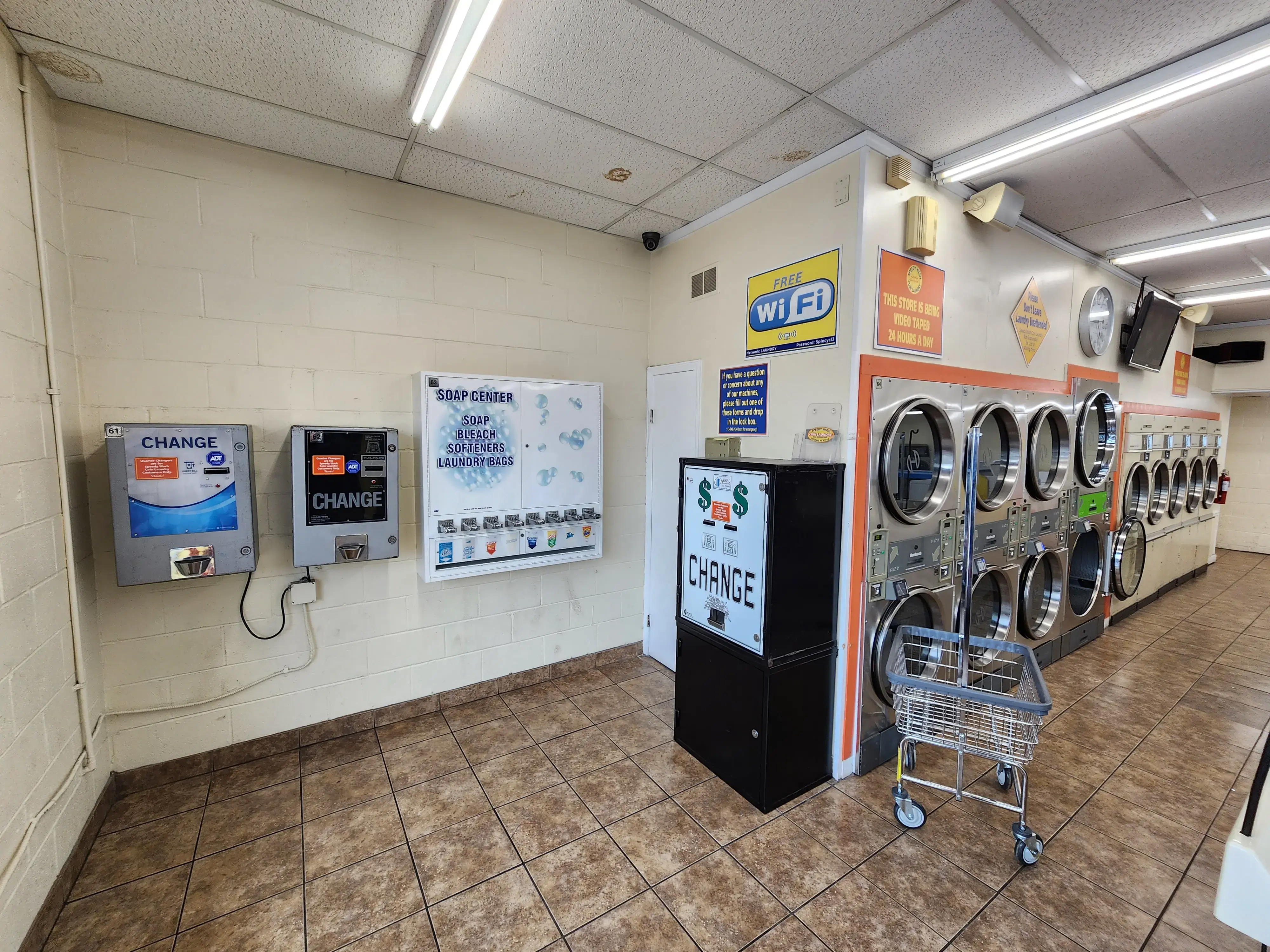 Speedy Wash Coin Laundry - Image 17