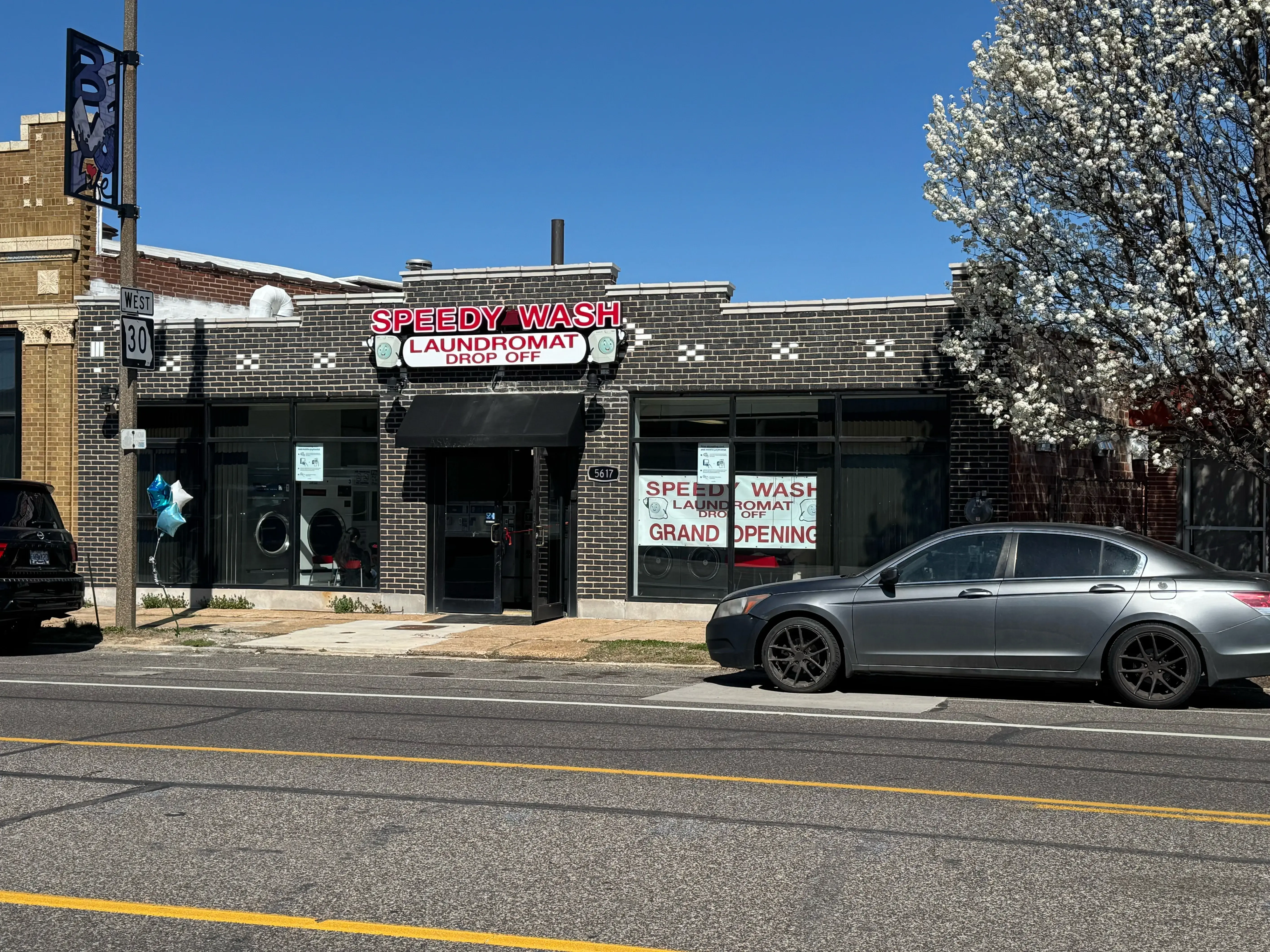 Speedy Wash Laundromat and Drop Off Service thumbnail 3