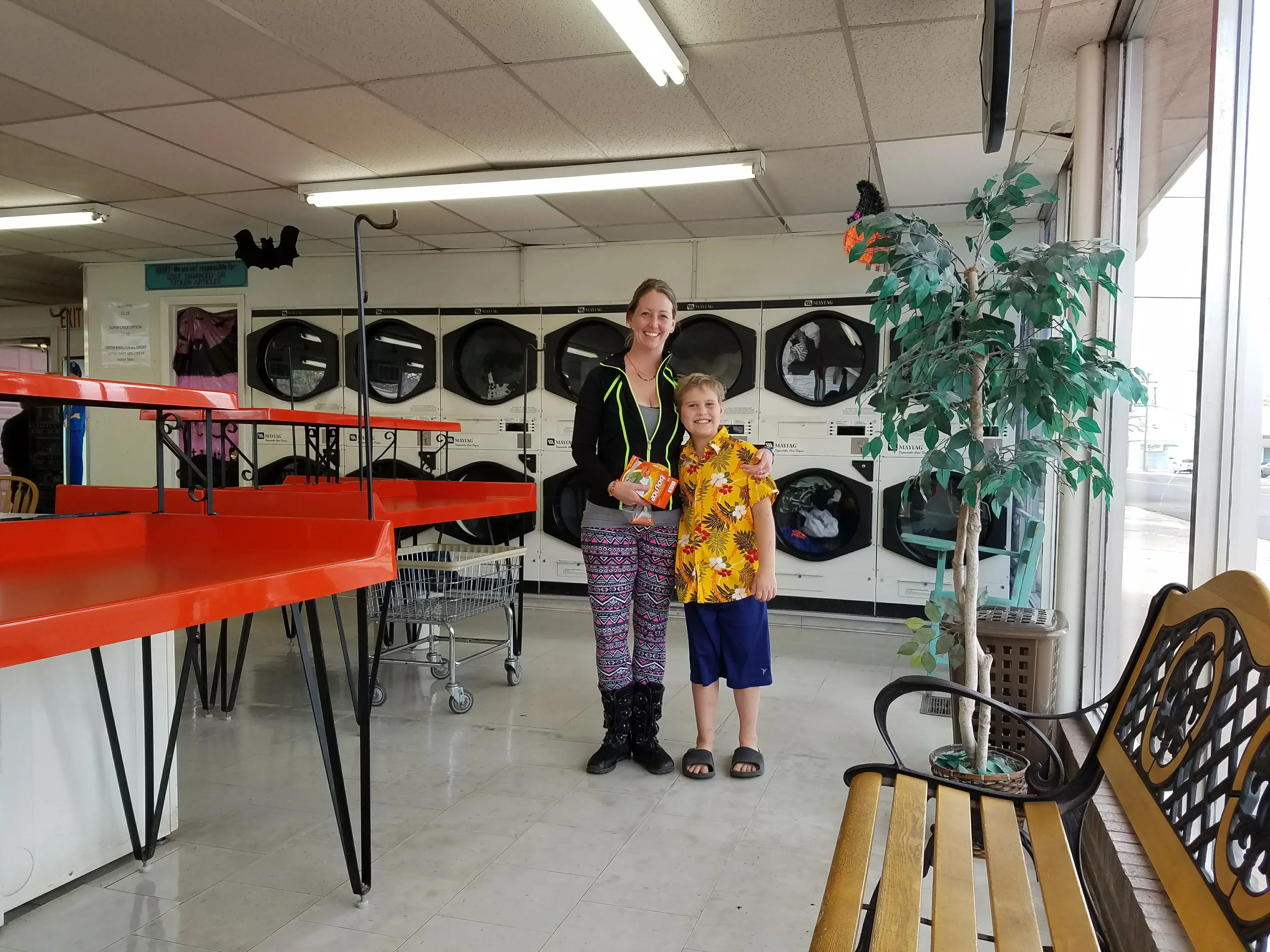Spic and Span Laundromat thumbnail 5