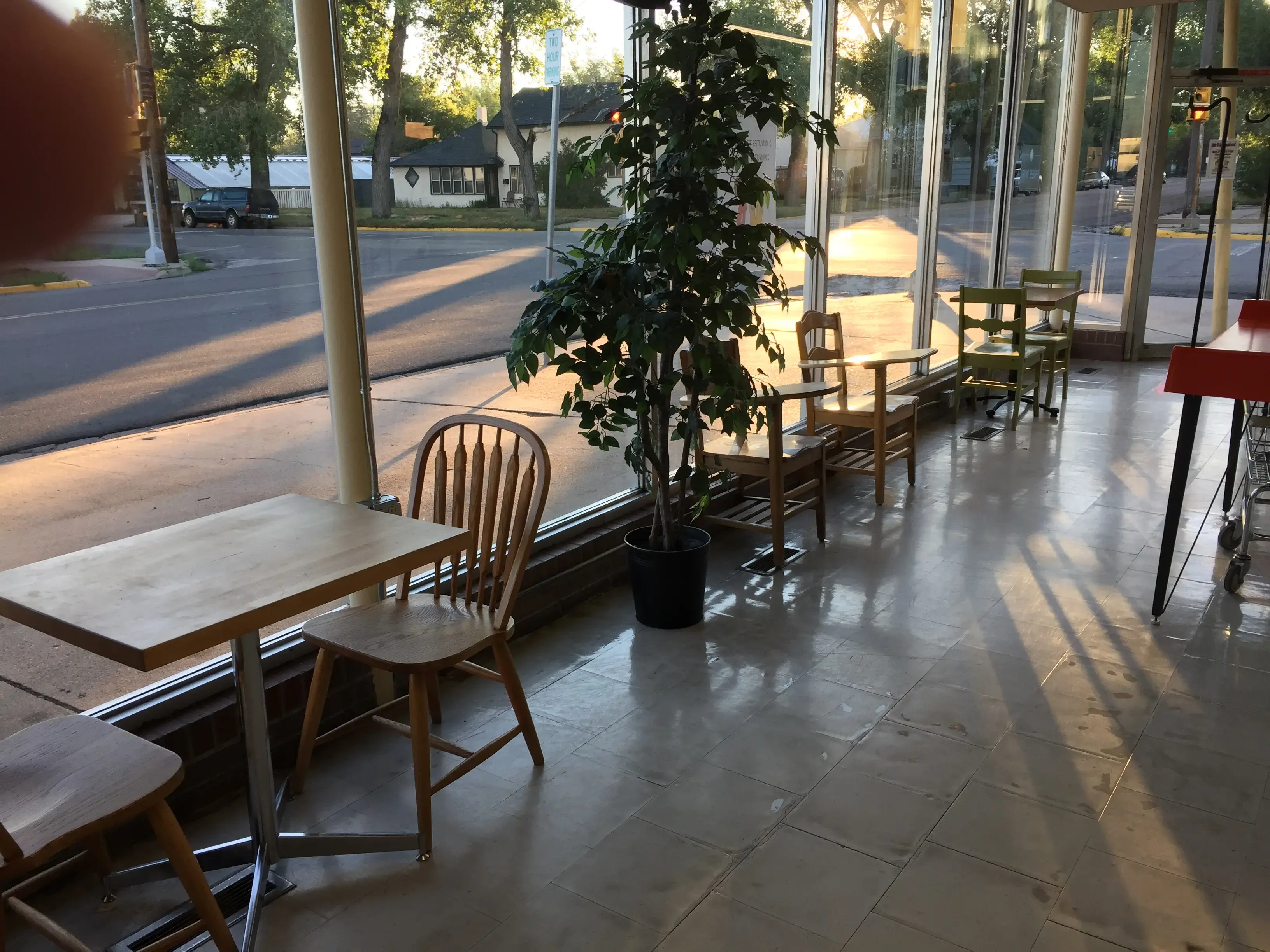 Spic and Span Laundromat - Image 12