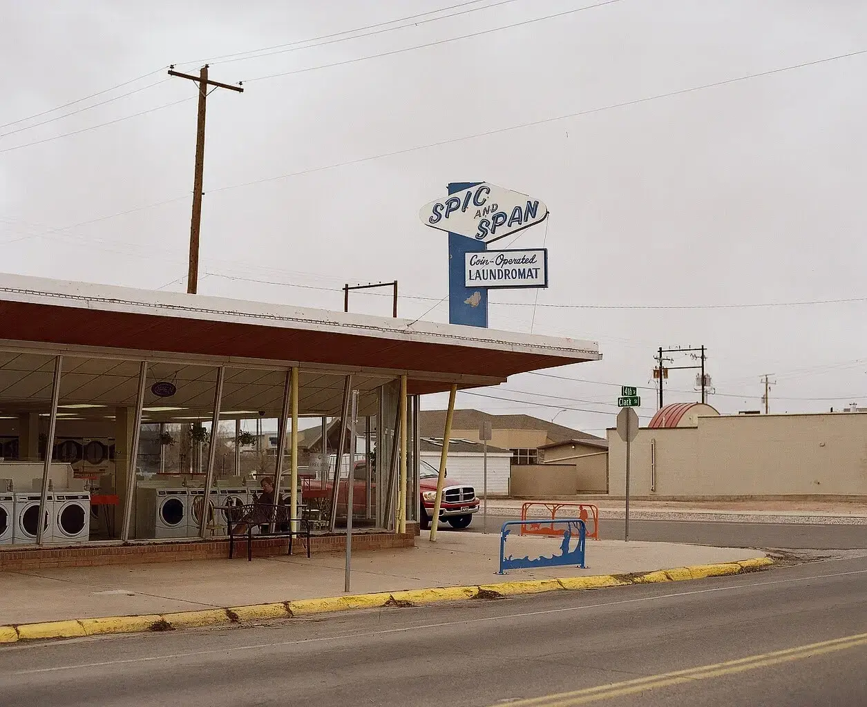 Spic and Span Laundromat - Image 2