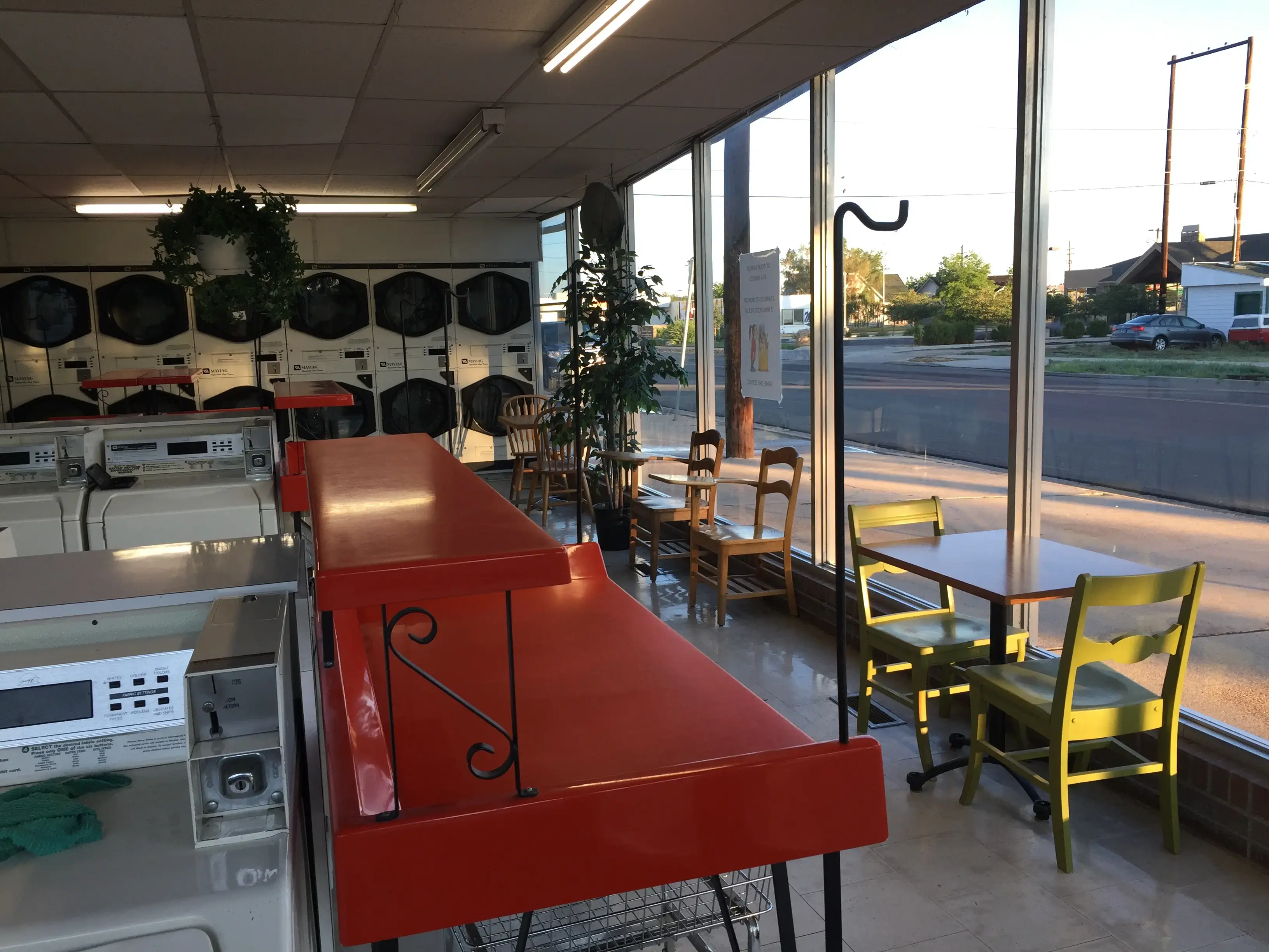 Spic and Span Laundromat thumbnail 7
