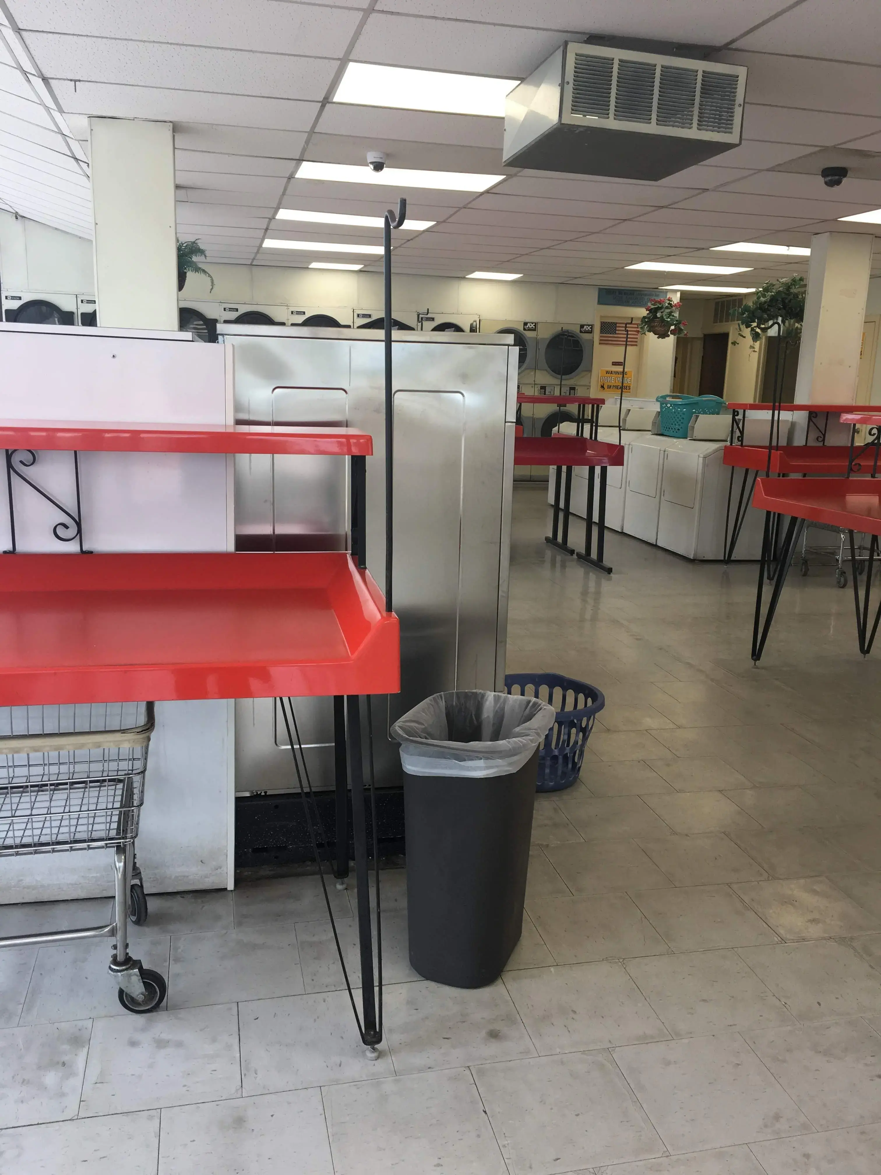 Spic and Span Laundromat thumbnail 11