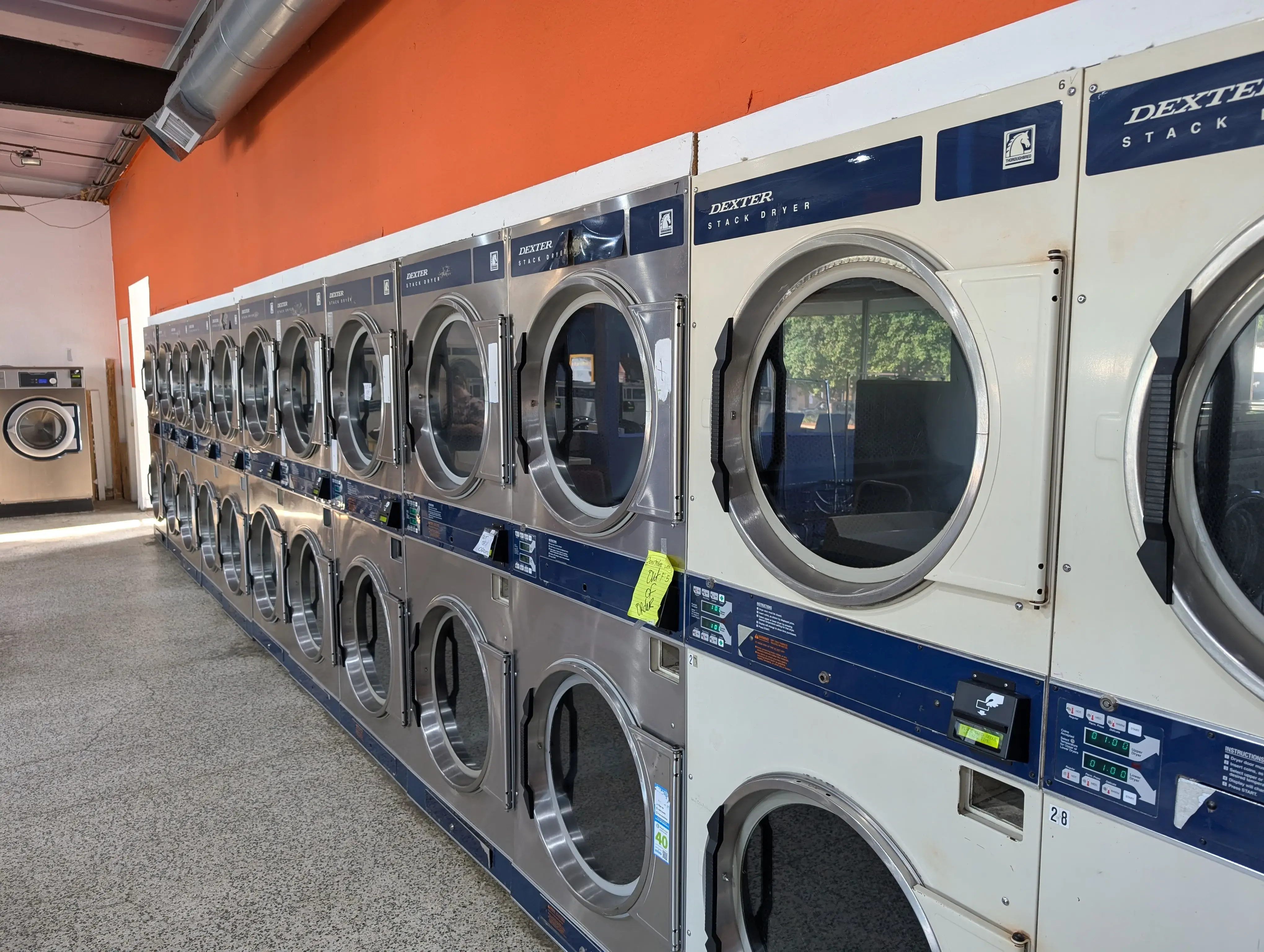 Spin and Shine Georgetown Laundromat thumbnail 7